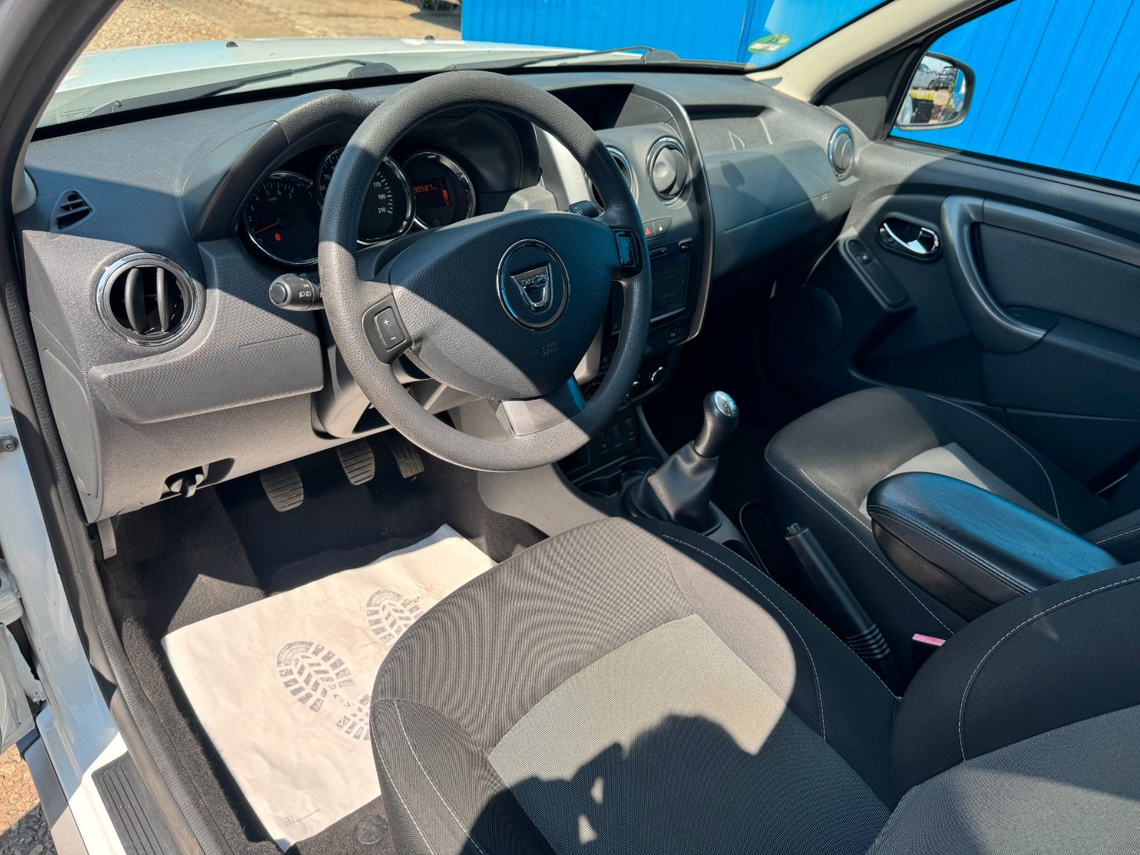 Fahrzeugabbildung Dacia Duster I Laureate 4x2**90 TKM**Tempo**