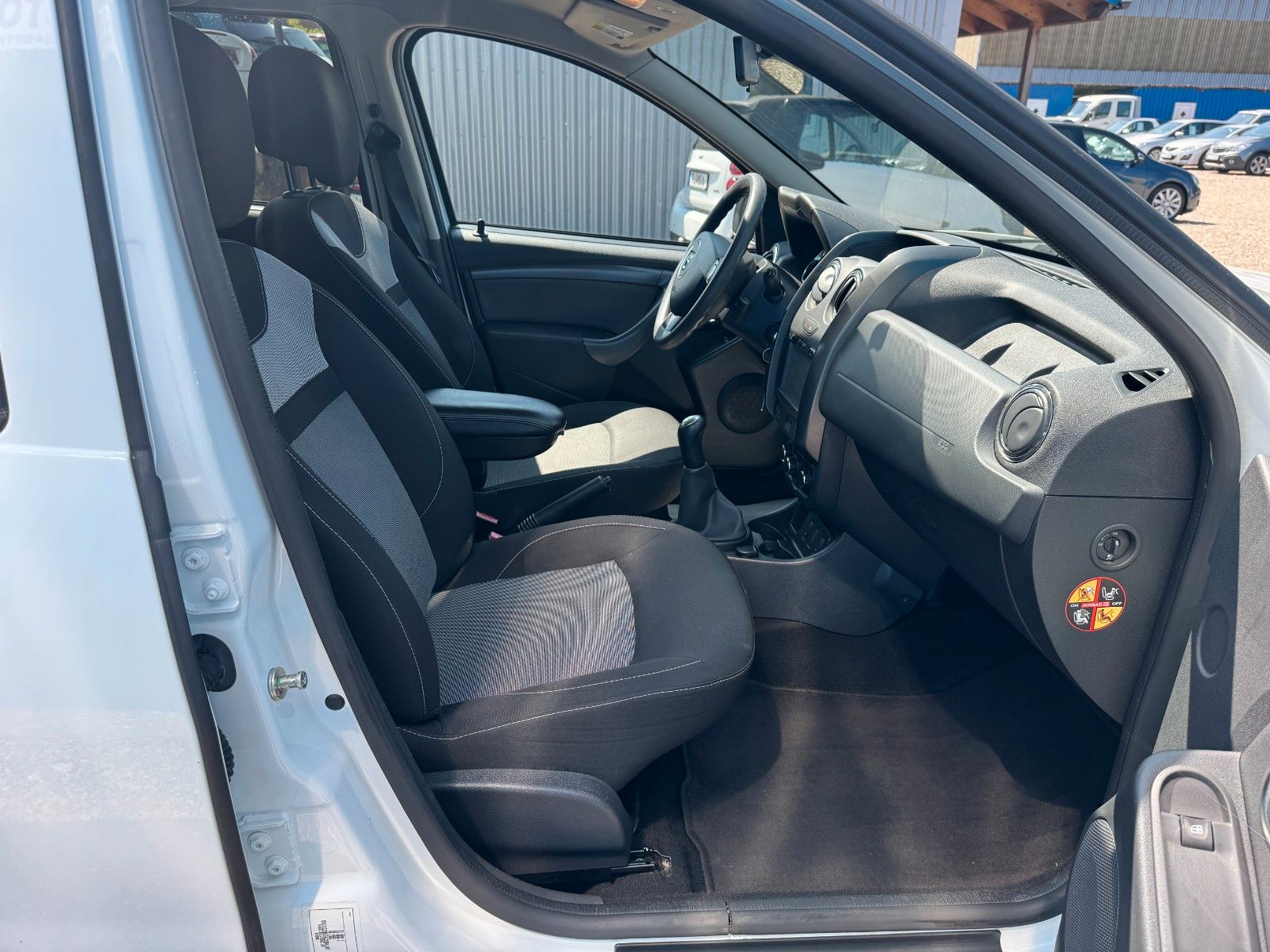 Fahrzeugabbildung Dacia Duster I Laureate 4x2**90 TKM**Tempo**