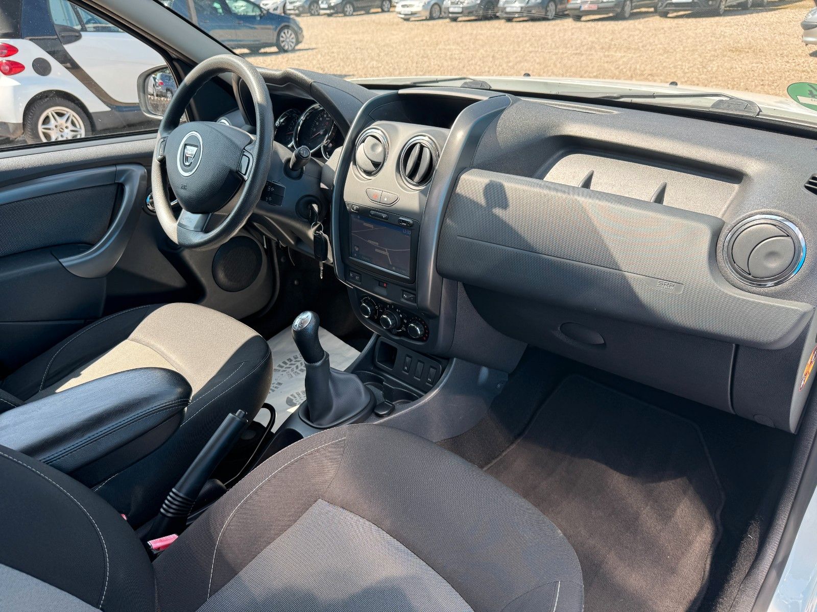 Fahrzeugabbildung Dacia Duster I Laureate 4x2**90 TKM**Tempo**