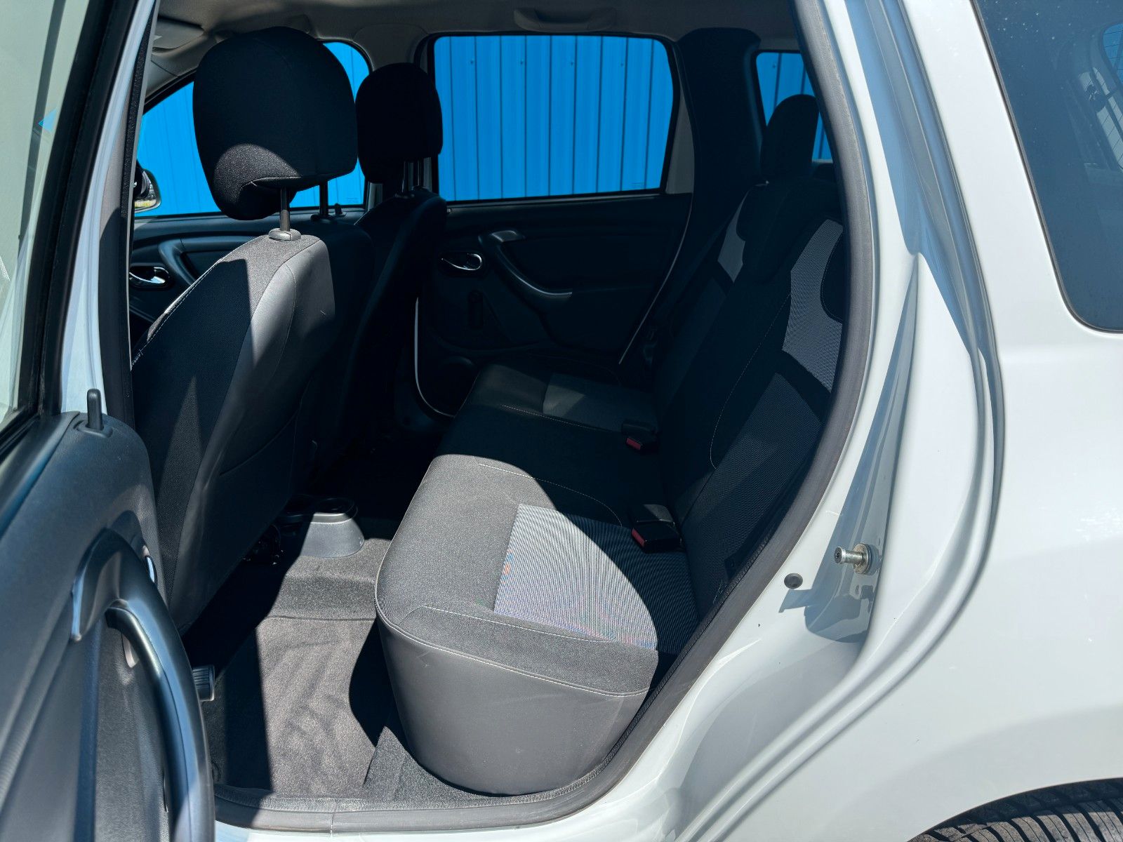 Fahrzeugabbildung Dacia Duster I Laureate 4x2**90 TKM**Tempo**