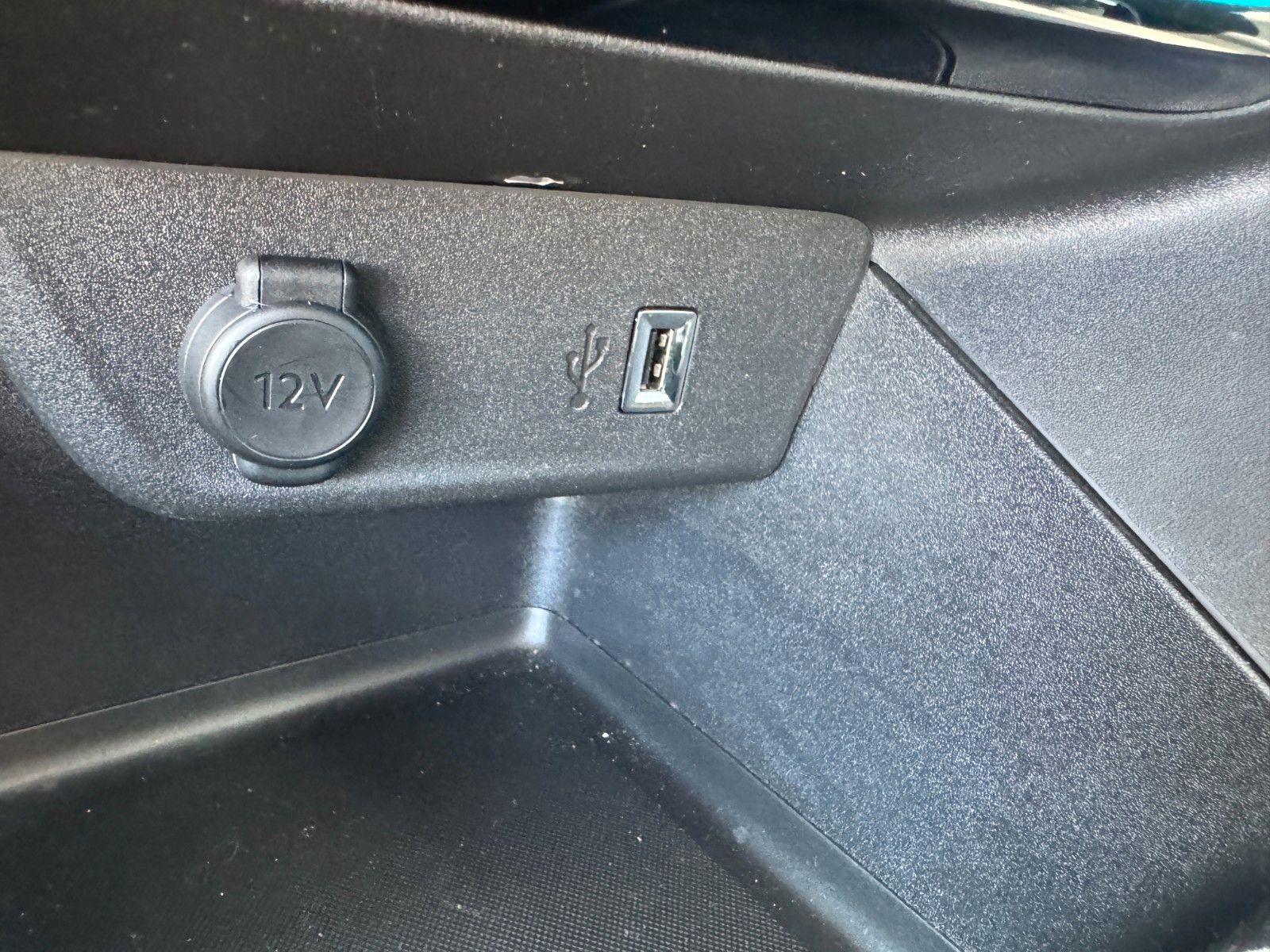 Fahrzeugabbildung Opel Corsa F**Edition**62 TKM**LRH**SHZ**Temp**