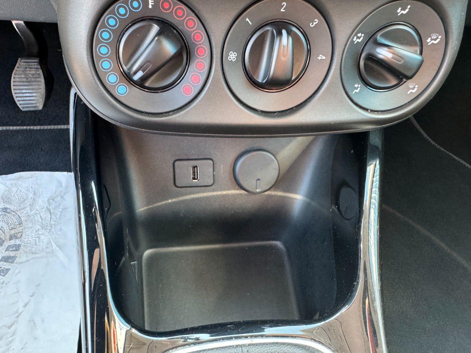 Fahrzeugabbildung Opel Adam**Open Air**Faltdach**Klima*Temp*Bluetooth**