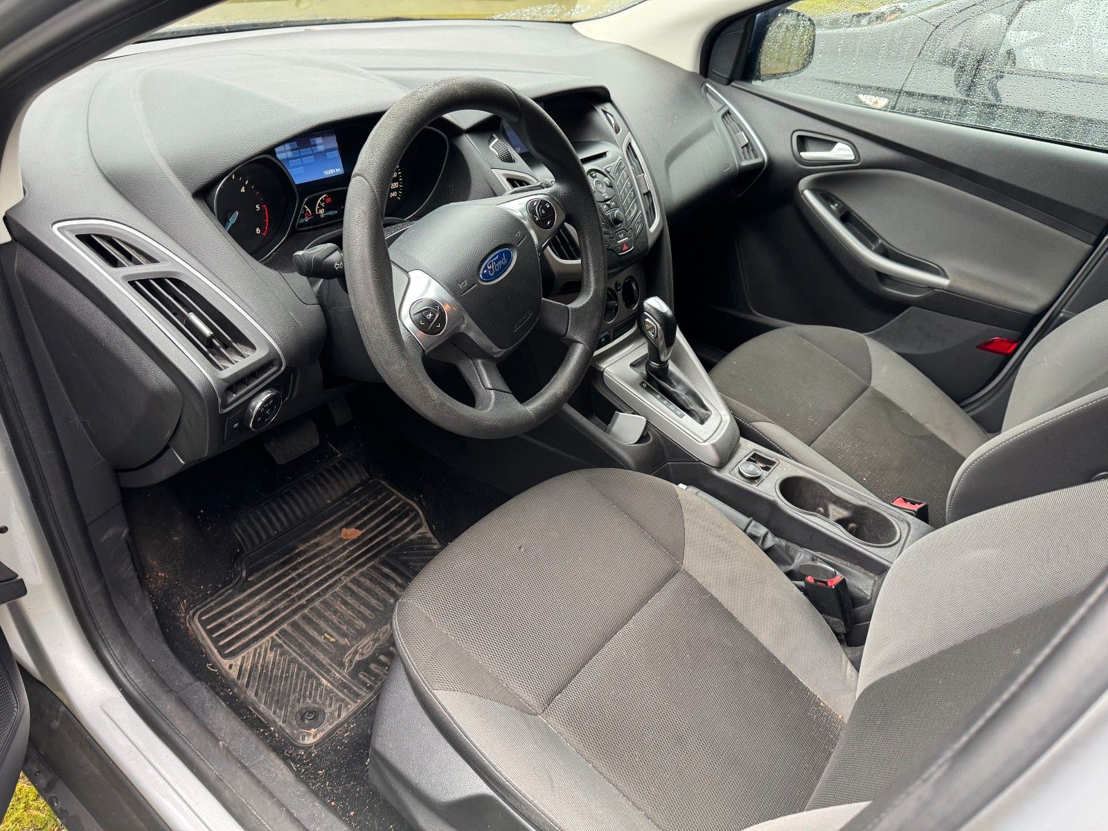Fahrzeugabbildung Ford Focus Turnier**Trend**Automatik**AHK**