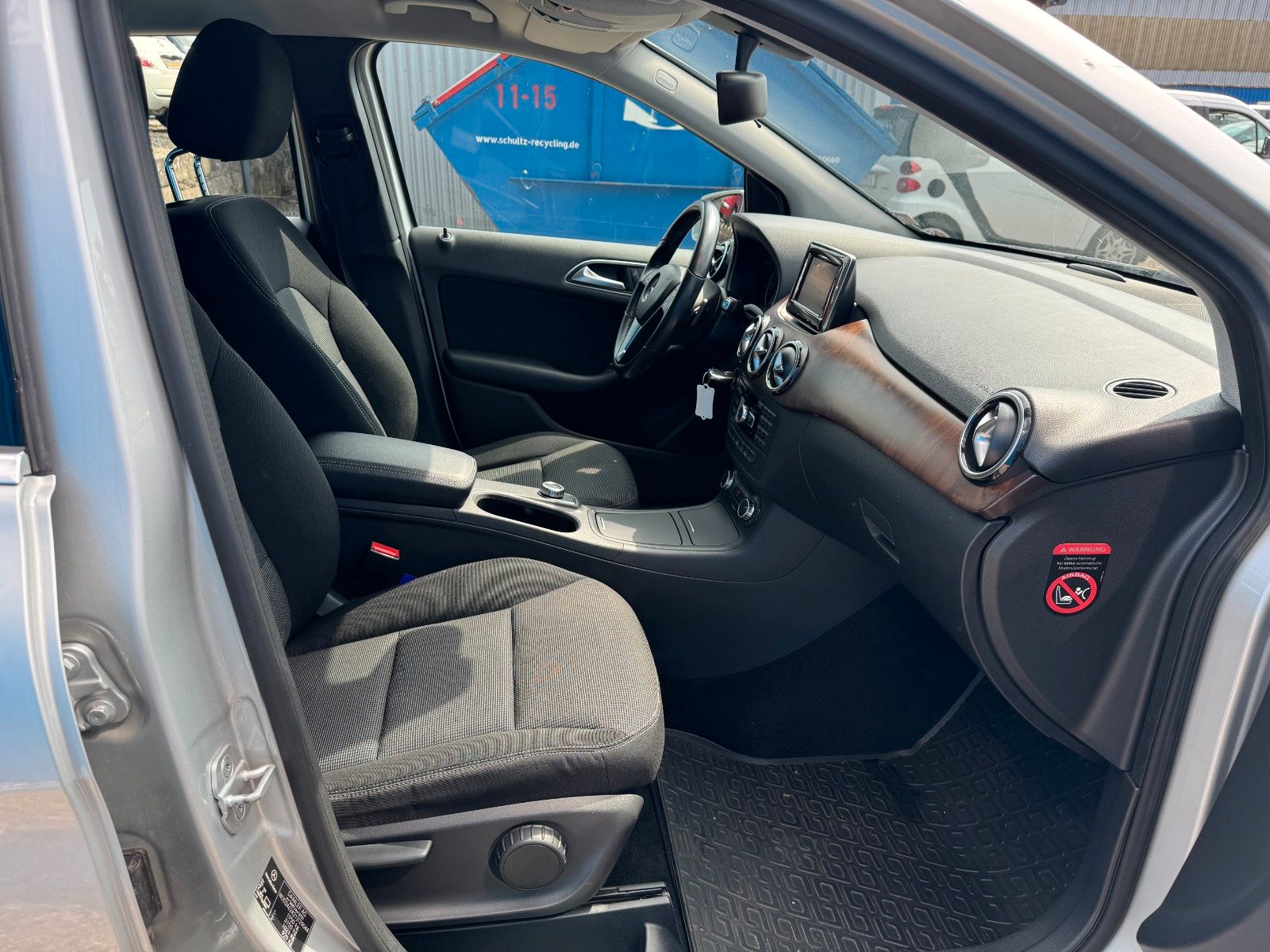 Fahrzeugabbildung Mercedes-Benz B 180**Sports Tourer**Automatik**AHK**Temp**