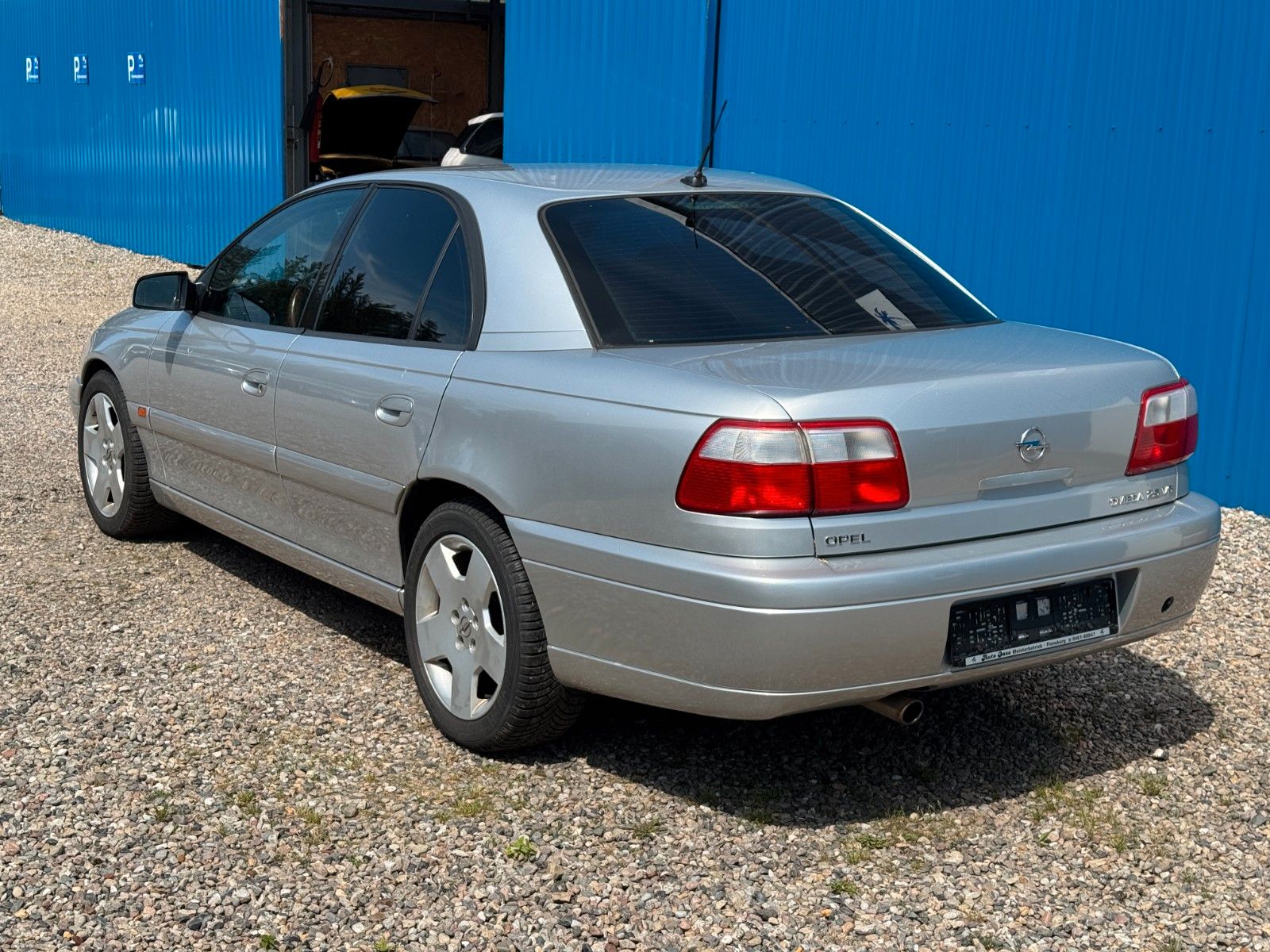 Fahrzeugabbildung Opel Omega B 2,5L V6**Automatik**Leder** HU 05/2024**