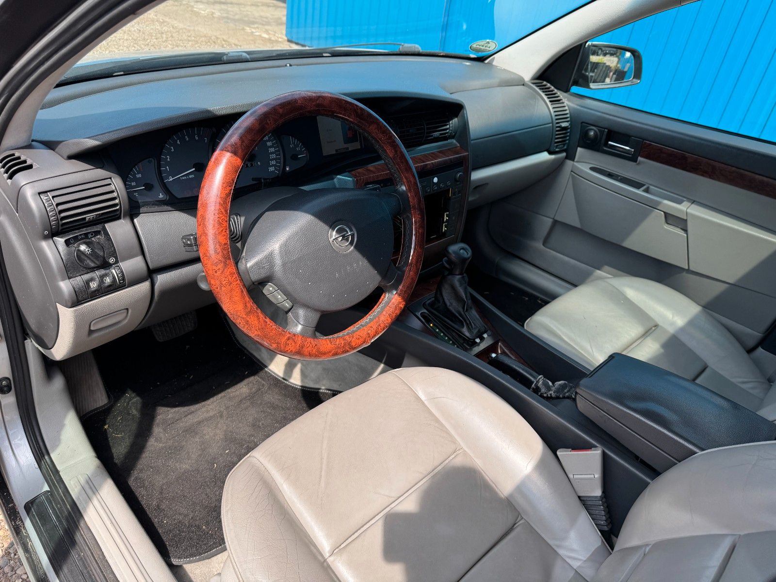 Fahrzeugabbildung Opel Omega B 2,5L V6**Automatik**Leder** HU 05/2024**