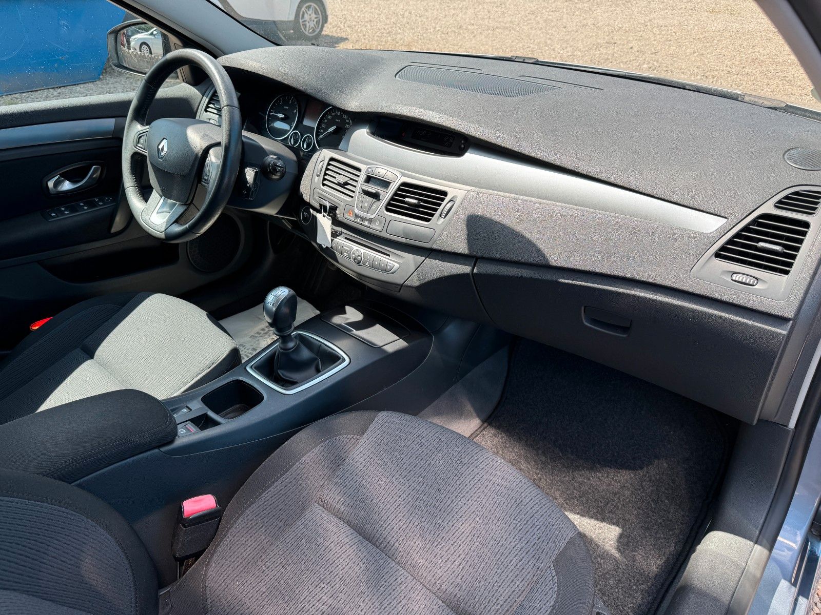 Fahrzeugabbildung Renault Laguna III Grandtour**Expression**Klima**Tempo**