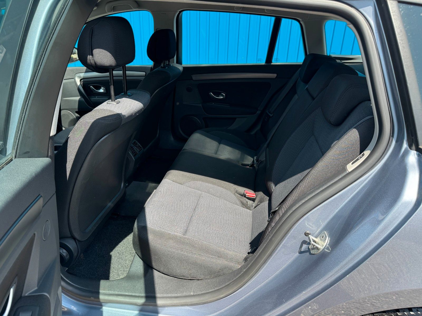 Fahrzeugabbildung Renault Laguna III Grandtour**Expression**Klima**Tempo**