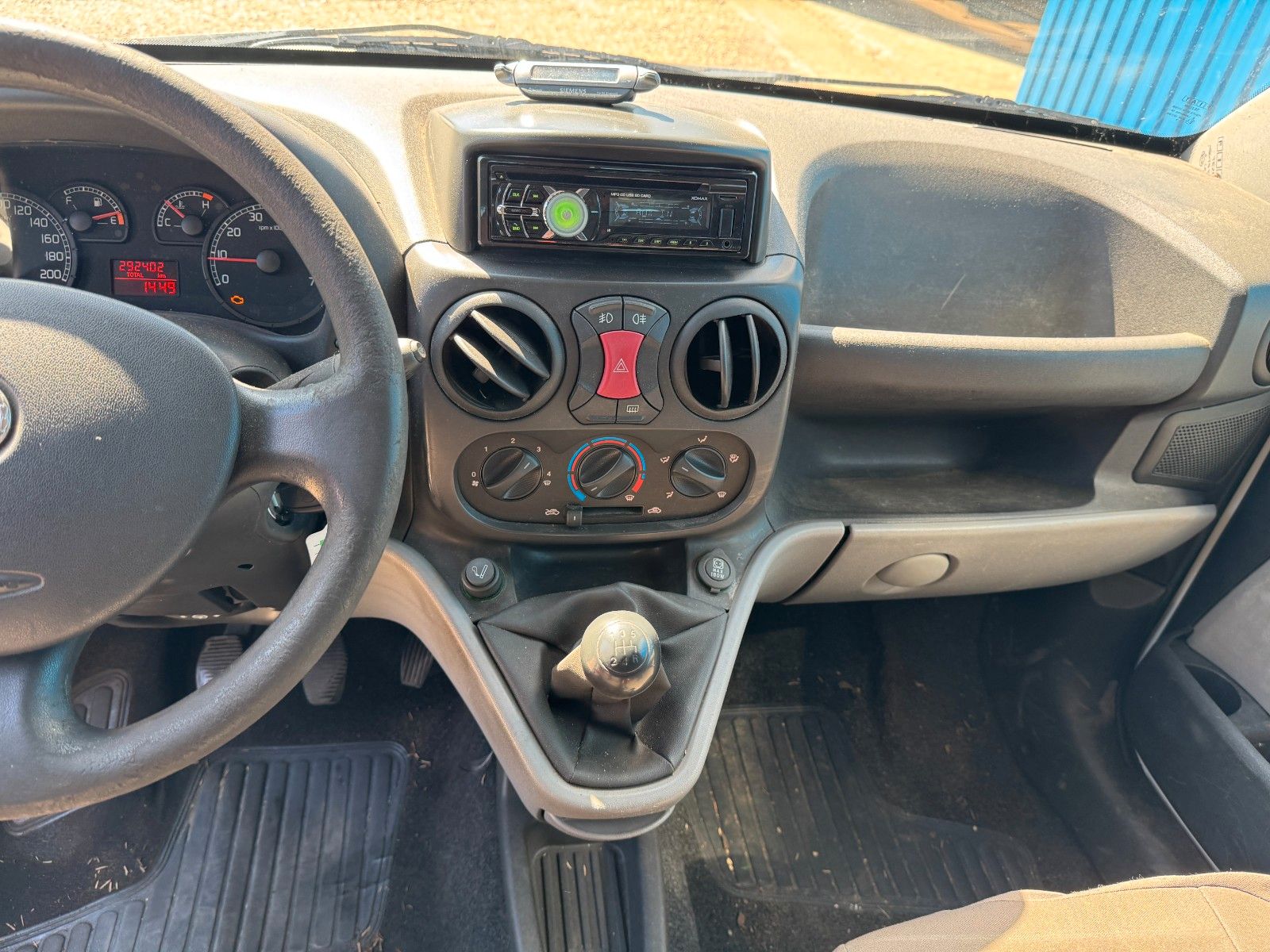 Fahrzeugabbildung Fiat Doblo 1.9 JTD SX **Maxi**Kasten**AHK**HU 07/27**