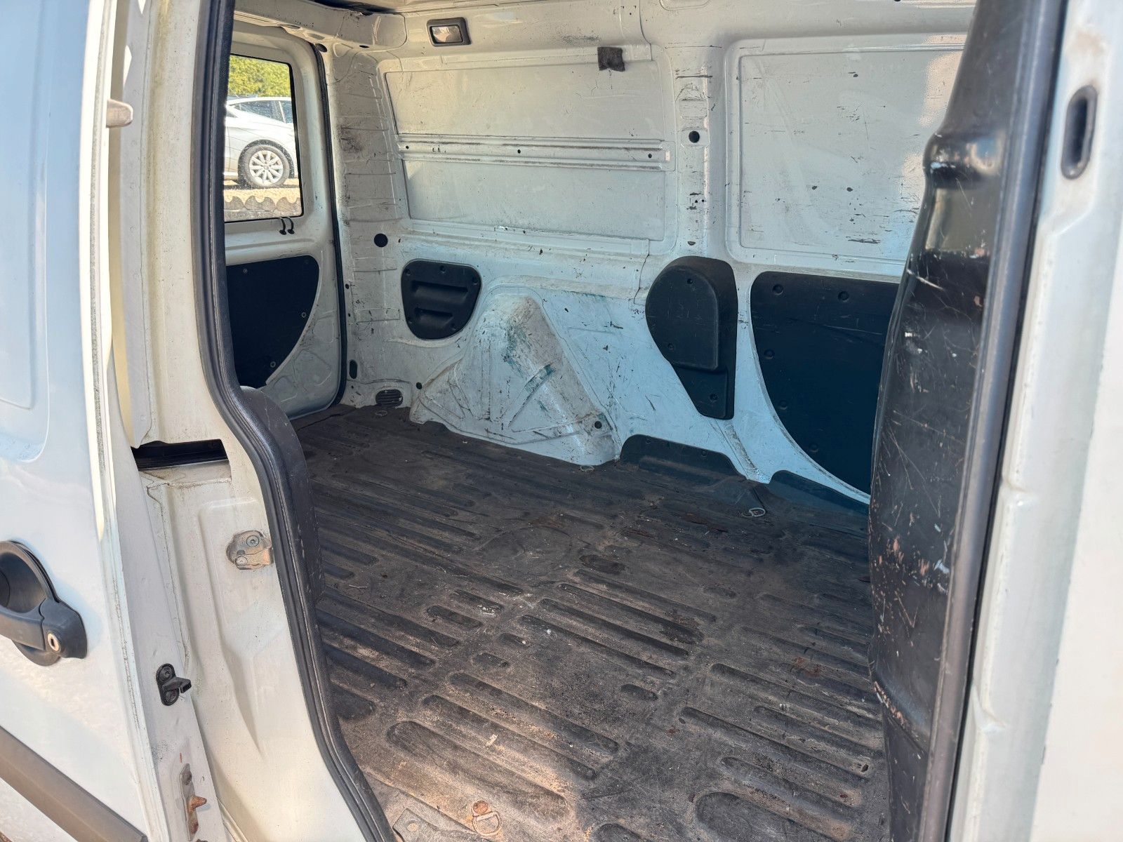 Fahrzeugabbildung Fiat Doblo 1.9 JTD SX **Maxi**Kasten**AHK**HU 07/27**