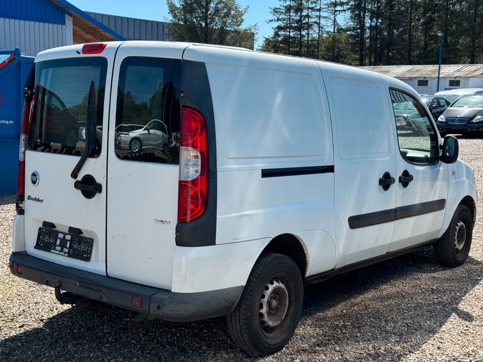 Fahrzeugabbildung Fiat Doblo 1.9 JTD SX **Maxi**Kasten**AHK**HU 07/27**