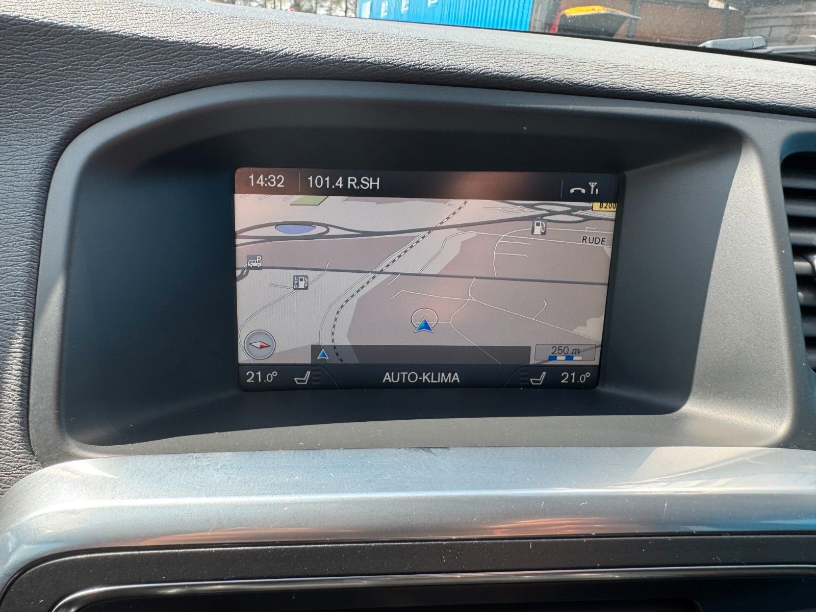 Fahrzeugabbildung Volvo V60 Kombi**Kinetic**Klima**Navi**HU 01/2026**