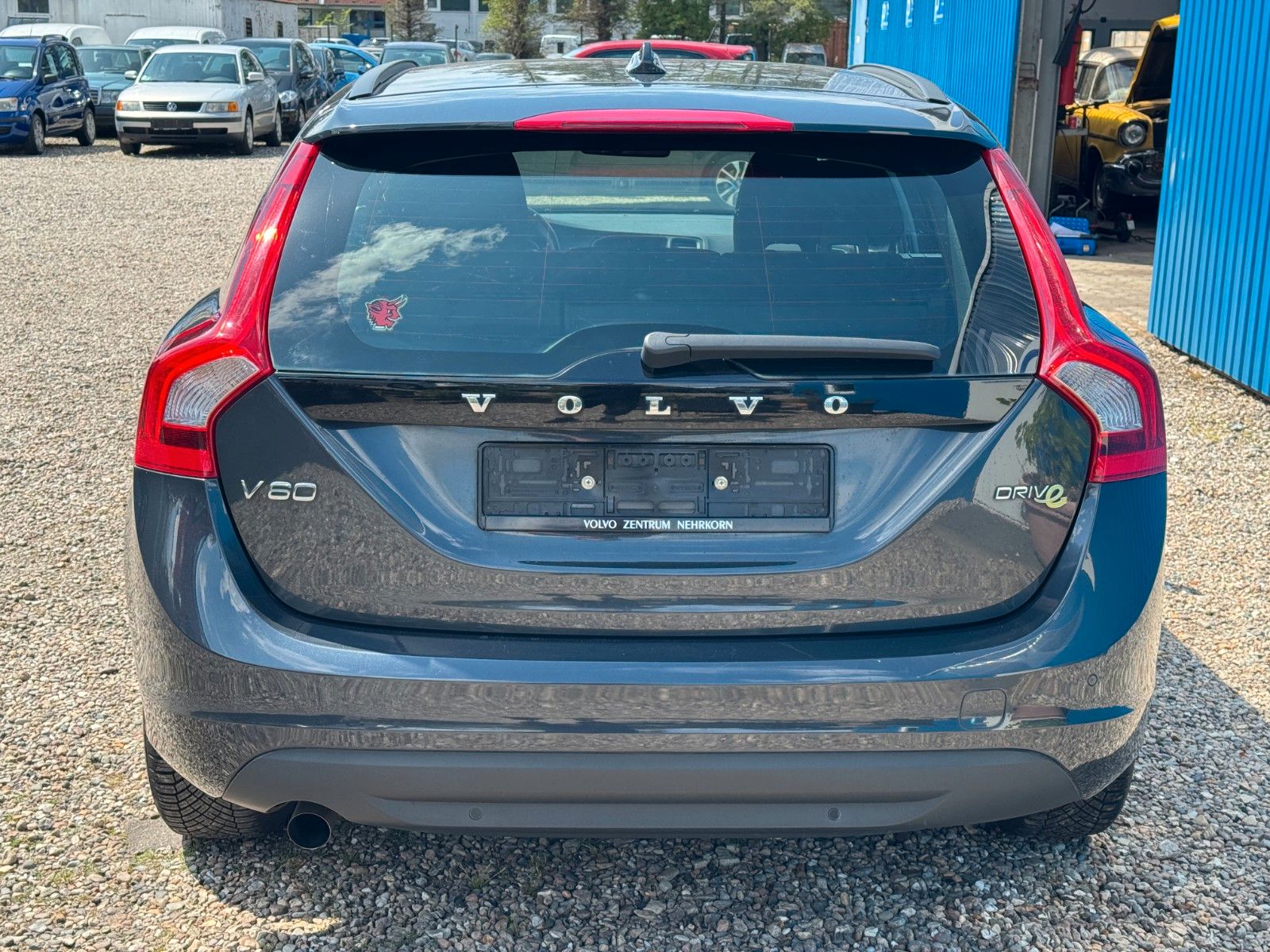 Fahrzeugabbildung Volvo V60 Kombi**Kinetic**Klima**Navi**HU 01/2026**