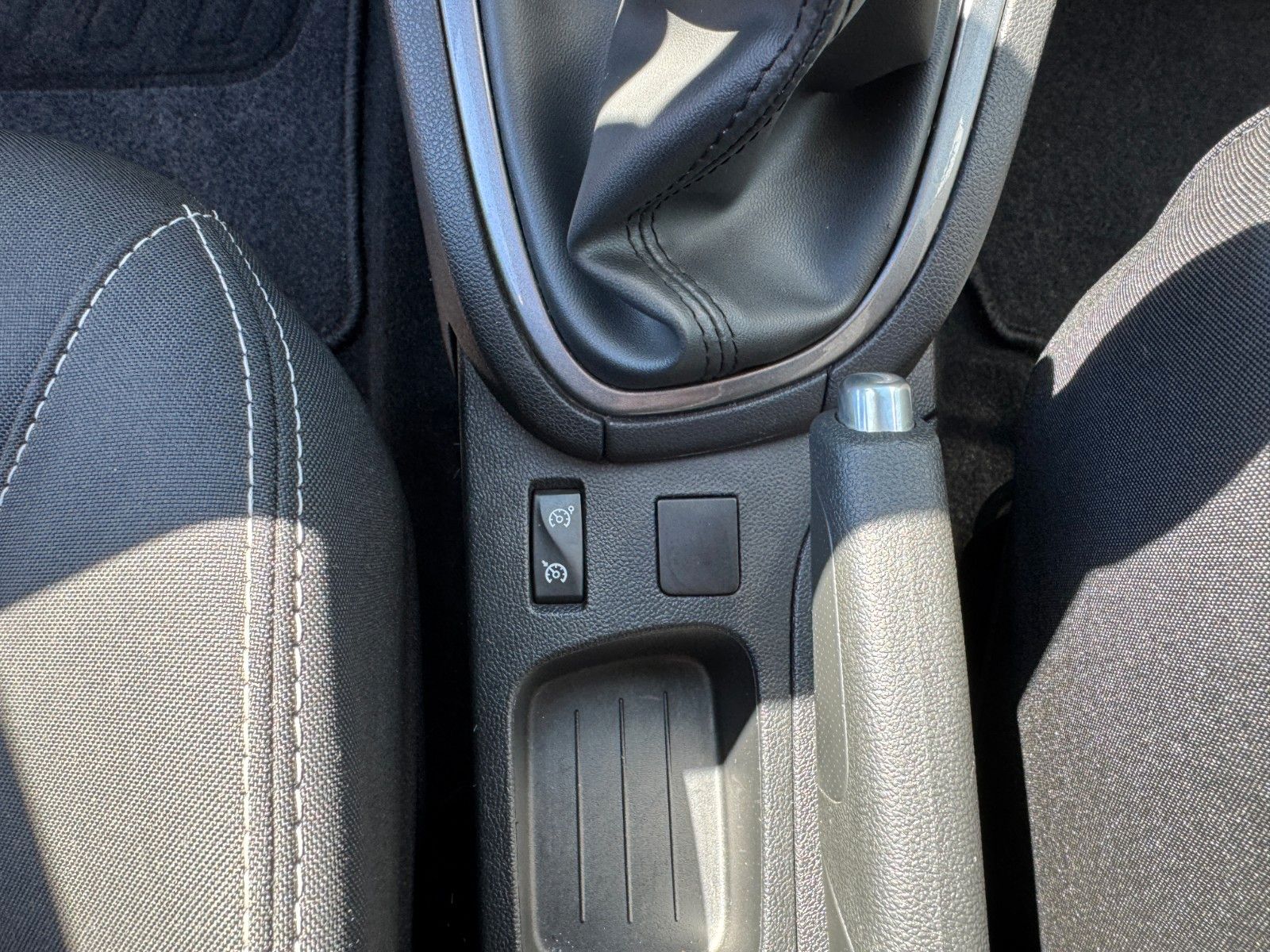 Fahrzeugabbildung Renault Clio IV Grandtour**Limited**Temp*Klima**EURO 6**