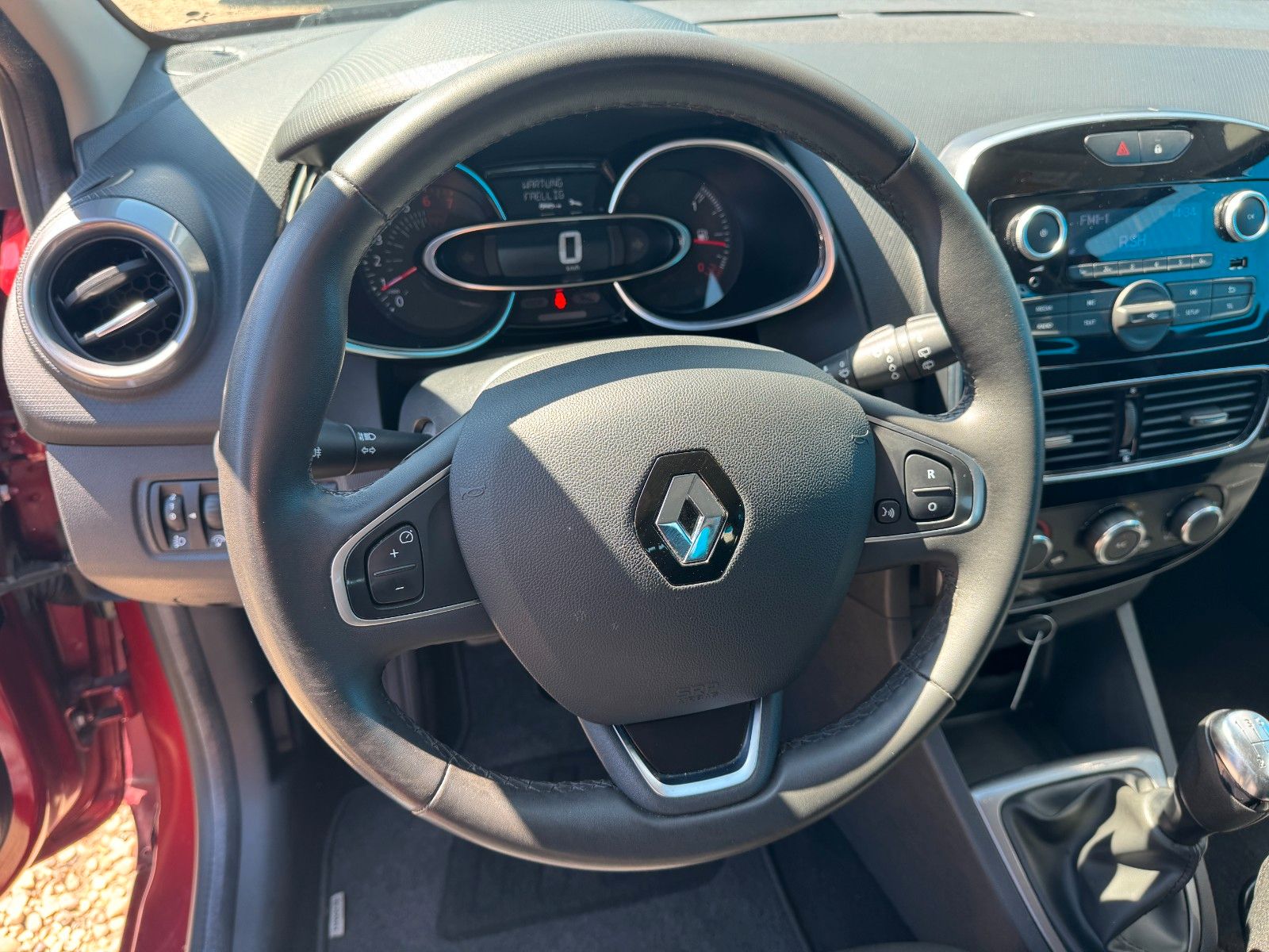 Fahrzeugabbildung Renault Clio IV Grandtour**Limited**Temp*Klima**EURO 6**