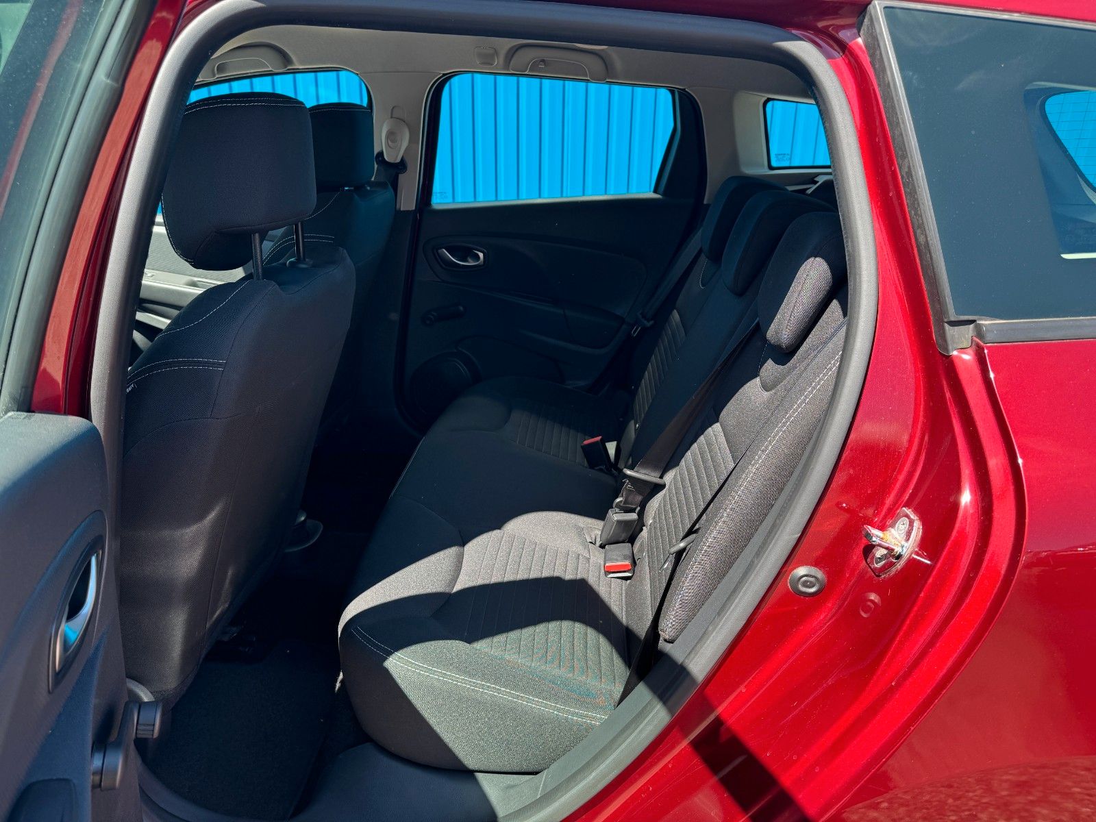 Fahrzeugabbildung Renault Clio IV Grandtour**Limited**Temp*Klima**EURO 6**
