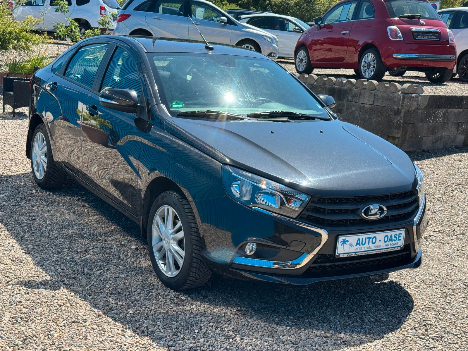 Fahrzeugabbildung Lada Vesta**Automatik**SHZ**Klima**PDC**Allwetter**