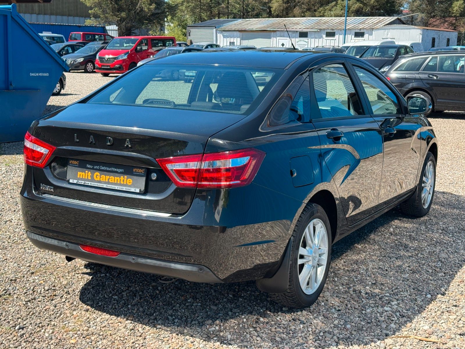 Fahrzeugabbildung Lada Vesta**Automatik**SHZ**Klima**PDC**Allwetter**