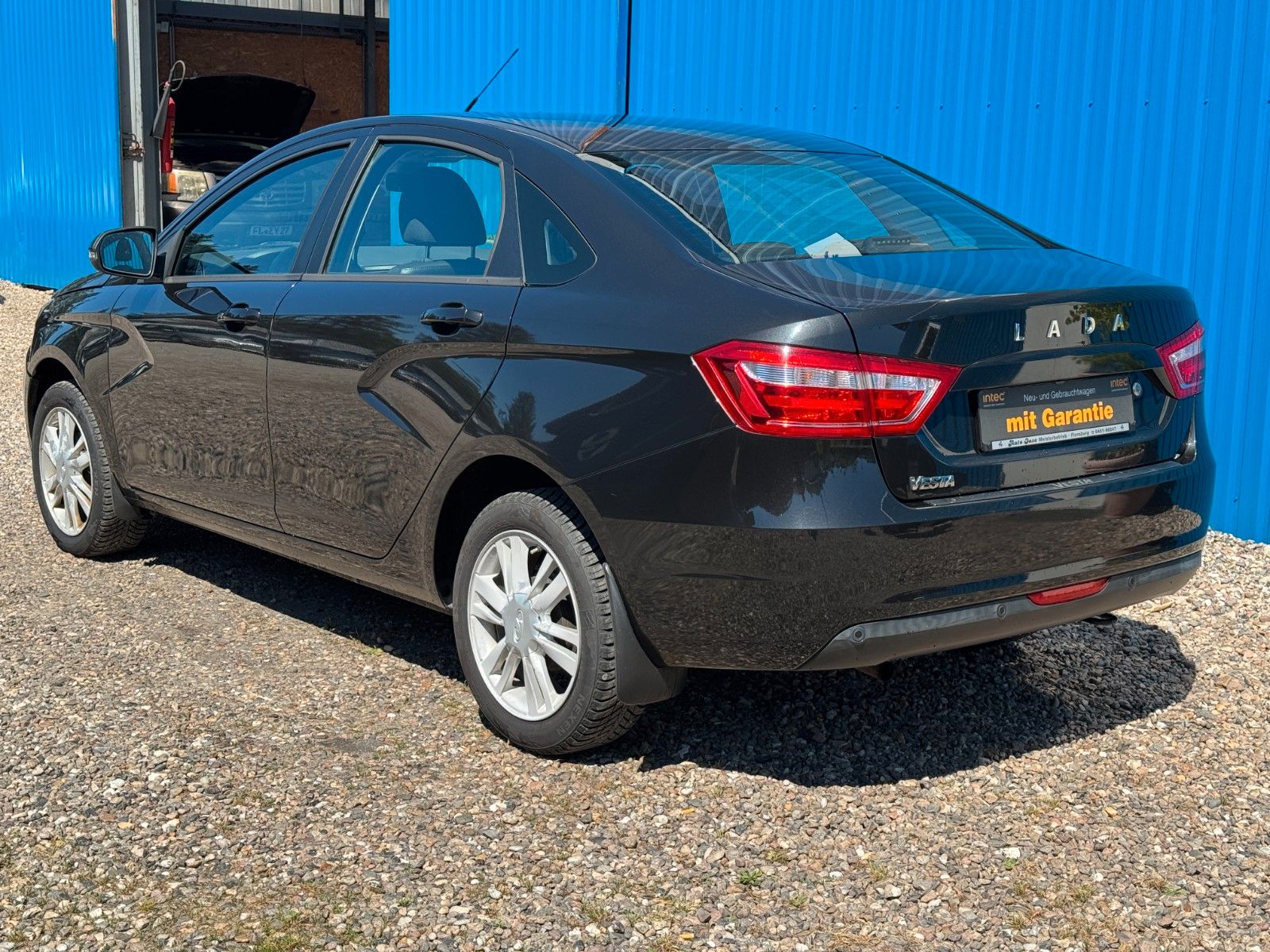 Fahrzeugabbildung Lada Vesta**Automatik**SHZ**Klima**PDC**Allwetter**