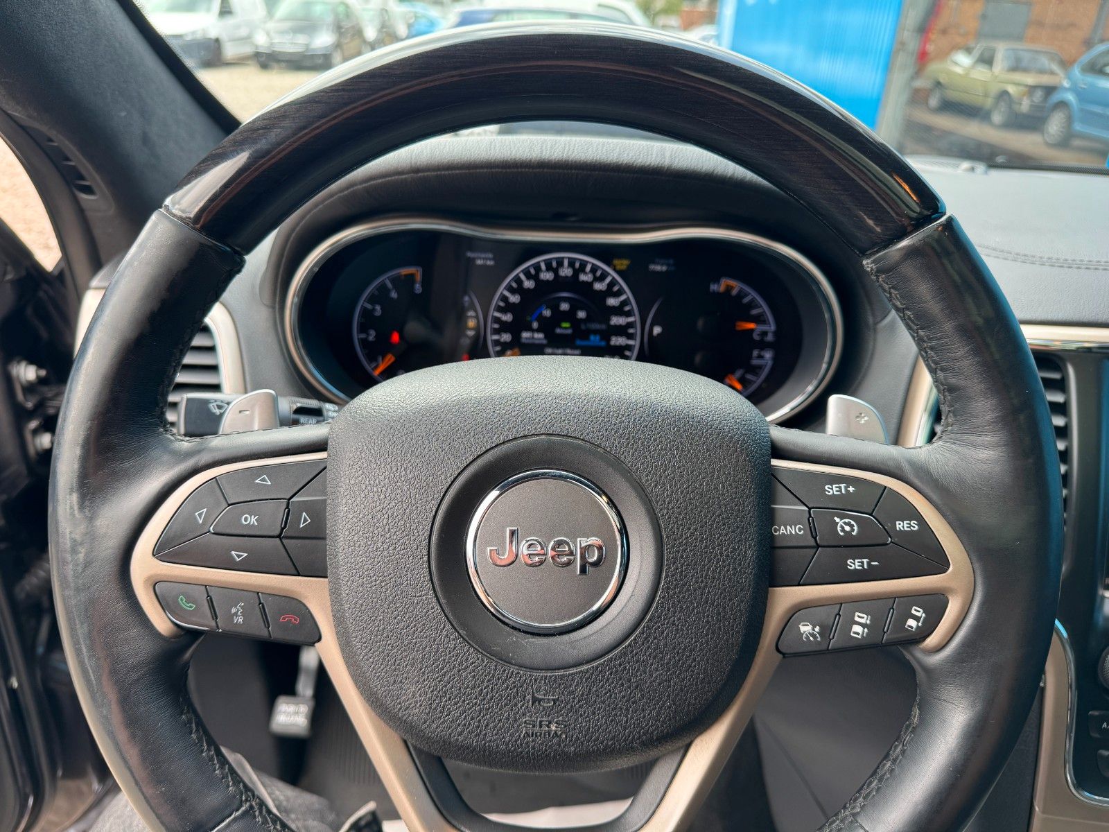 Fahrzeugabbildung Jeep Grand Cherokee 3.0 CRD**Summit**VOLL**EURO 5**