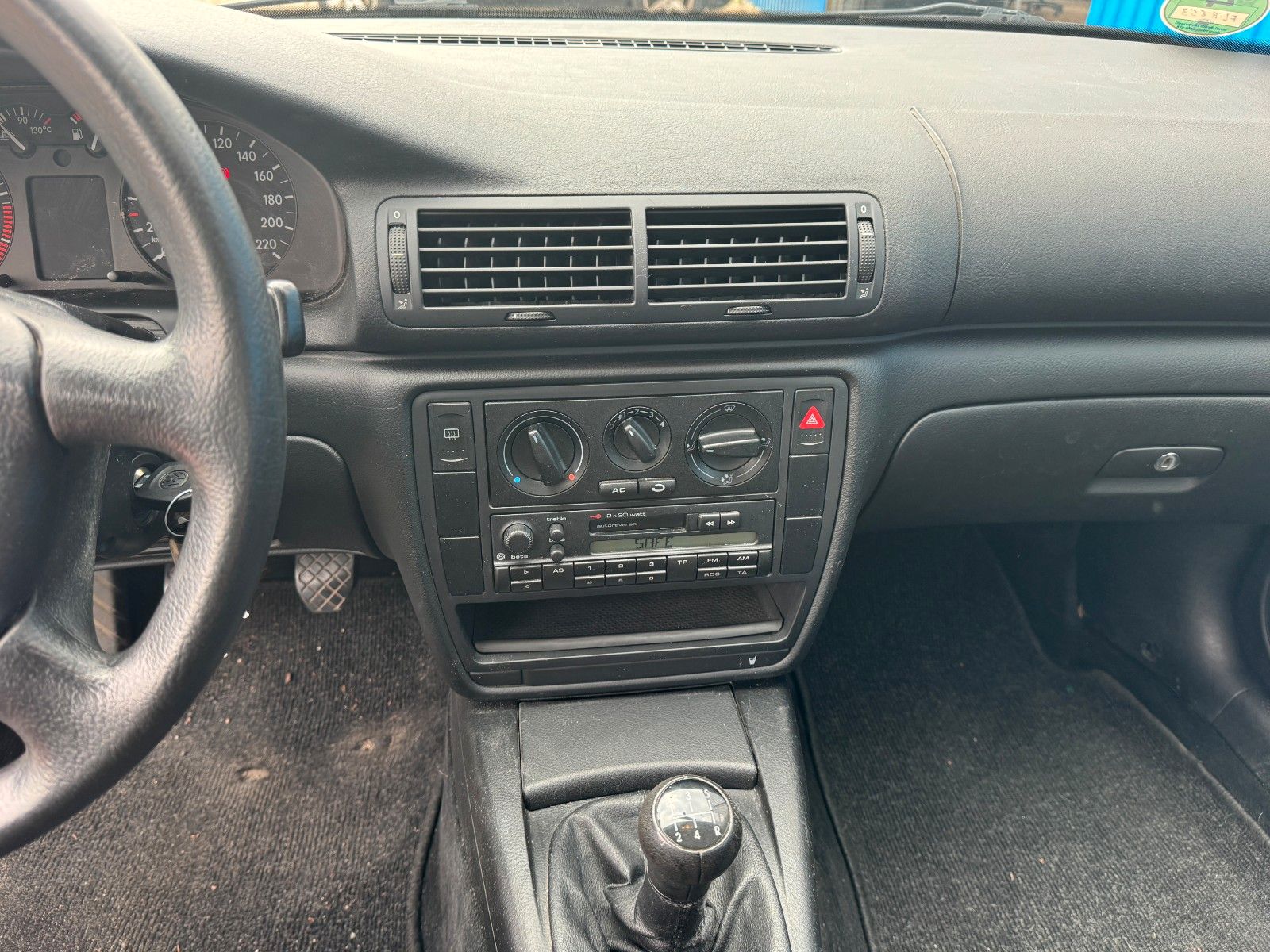 Fahrzeugabbildung Volkswagen Passat Limousine 1,6**Klima**1.Hand**115TKM**