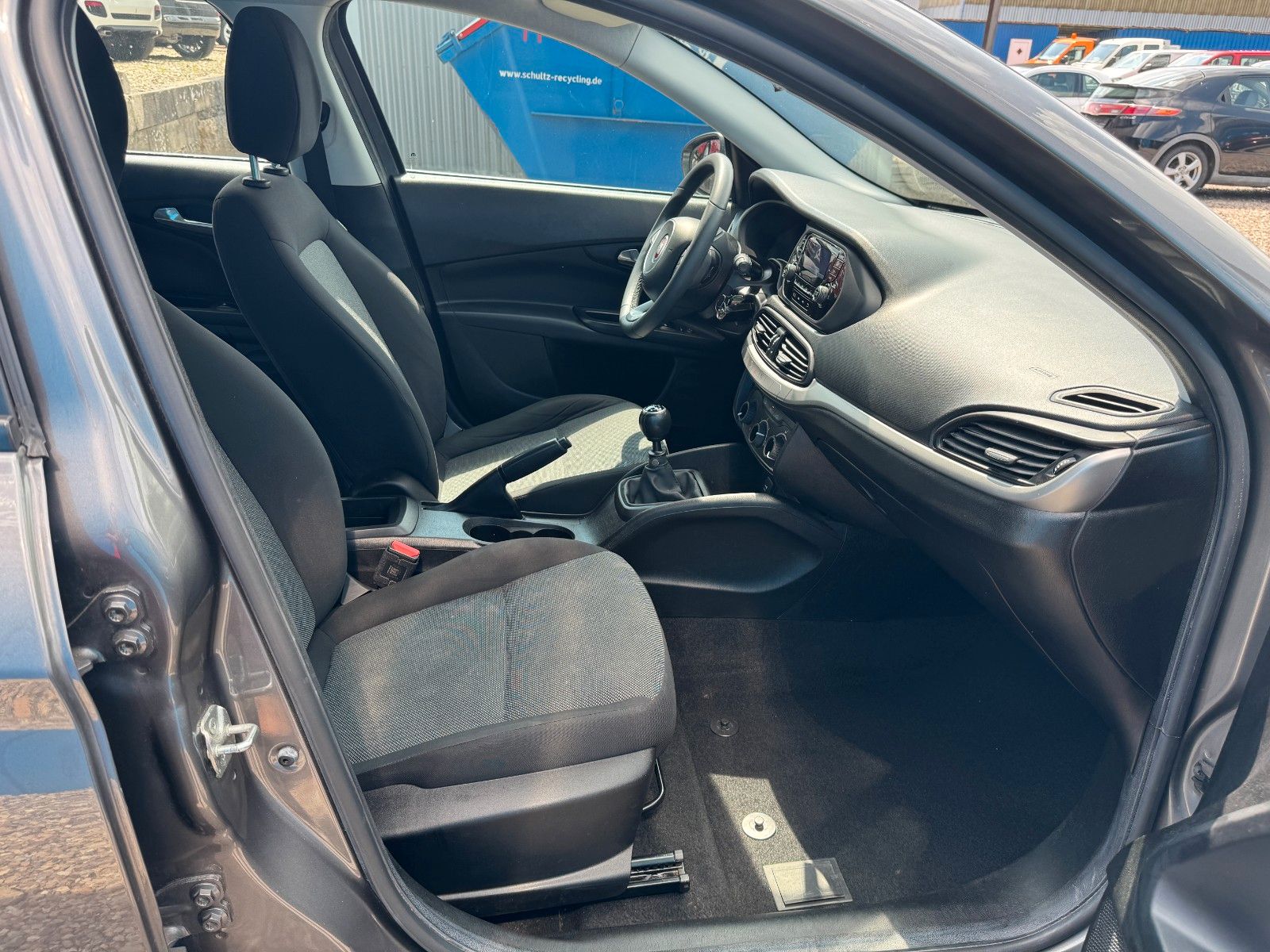 Fahrzeugabbildung Fiat Tipo Kombi**Pop**Klima**Tempomat**