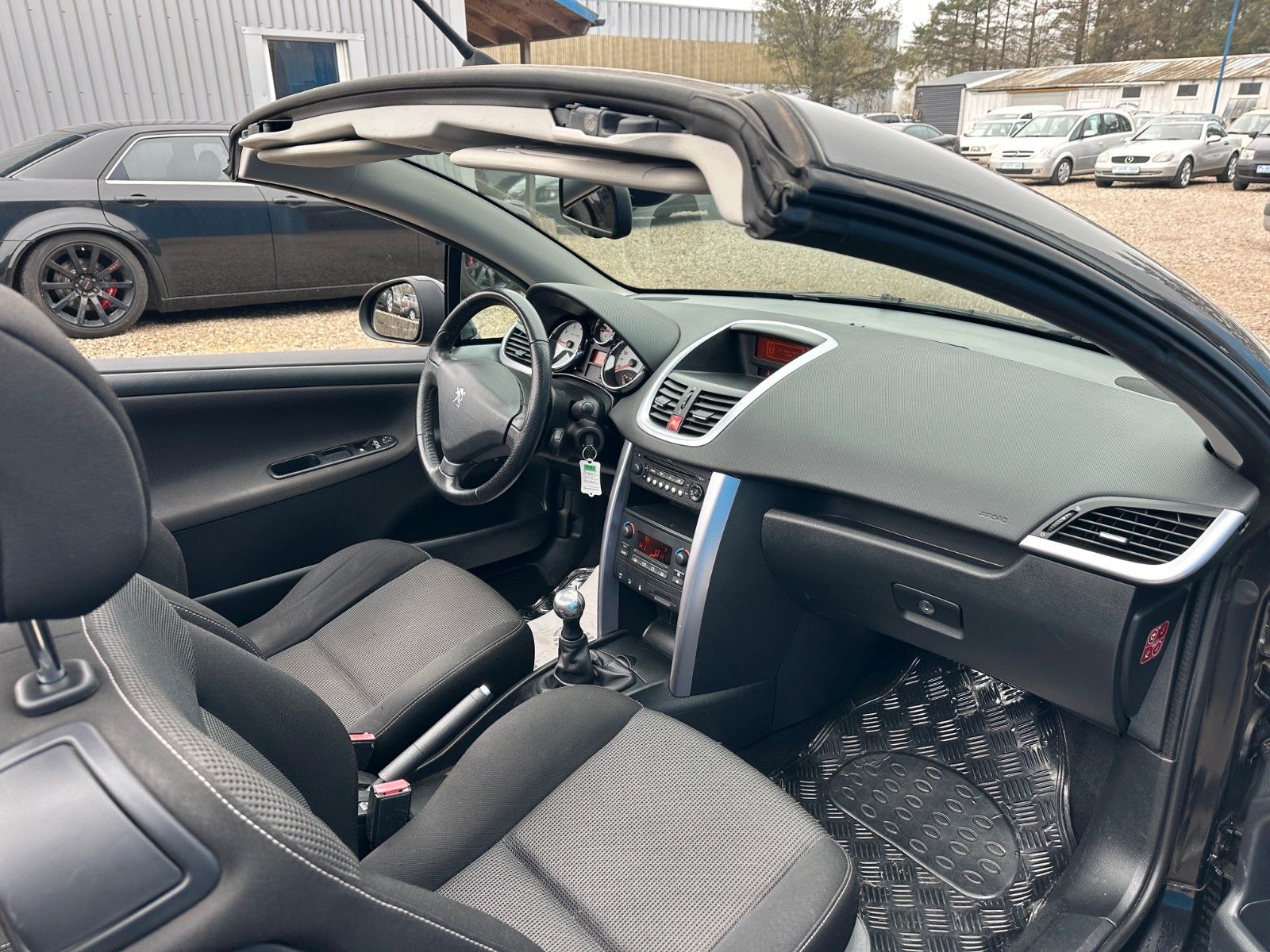 Fahrzeugabbildung Peugeot 207 CC Cabrio-Coupe JBL*Klima*Allwetter**
