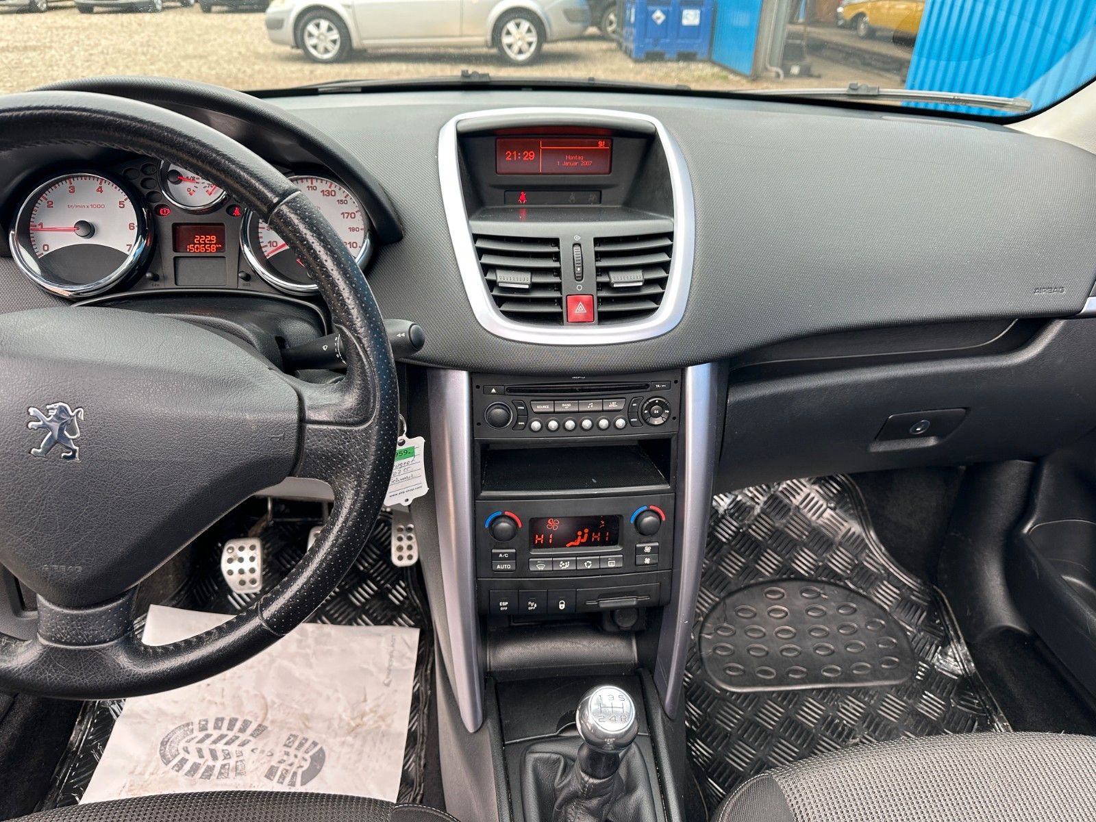 Fahrzeugabbildung Peugeot 207 CC Cabrio-Coupe JBL*Klima*Allwetter**