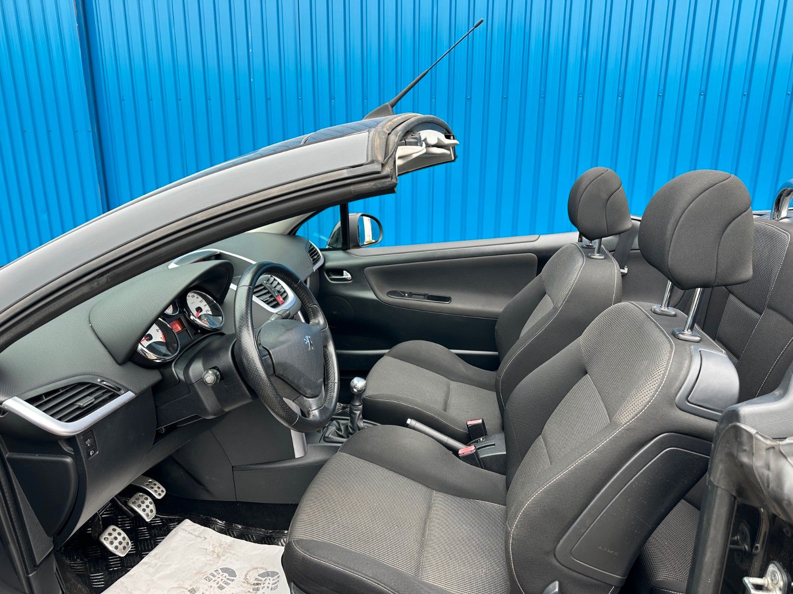 Fahrzeugabbildung Peugeot 207 CC Cabrio-Coupe JBL*Klima*Allwetter**