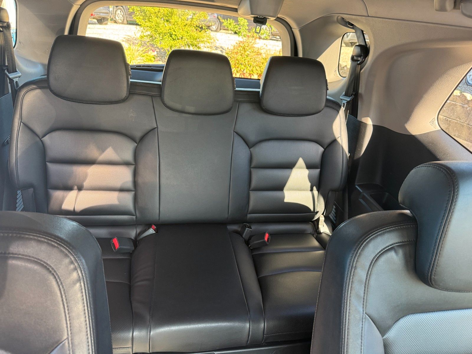 Fahrzeugabbildung Ssangyong Rodius Turismo 2WD**7 SITZER**Klima**LEDER**