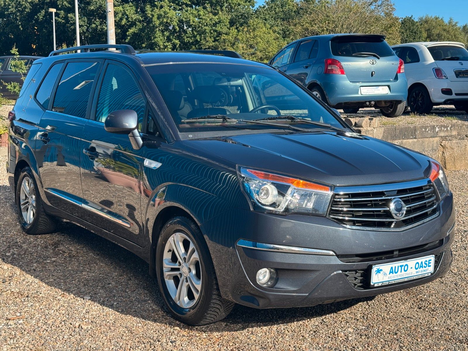 Fahrzeugabbildung Ssangyong Rodius Turismo 2WD**7 SITZER**Klima**LEDER**