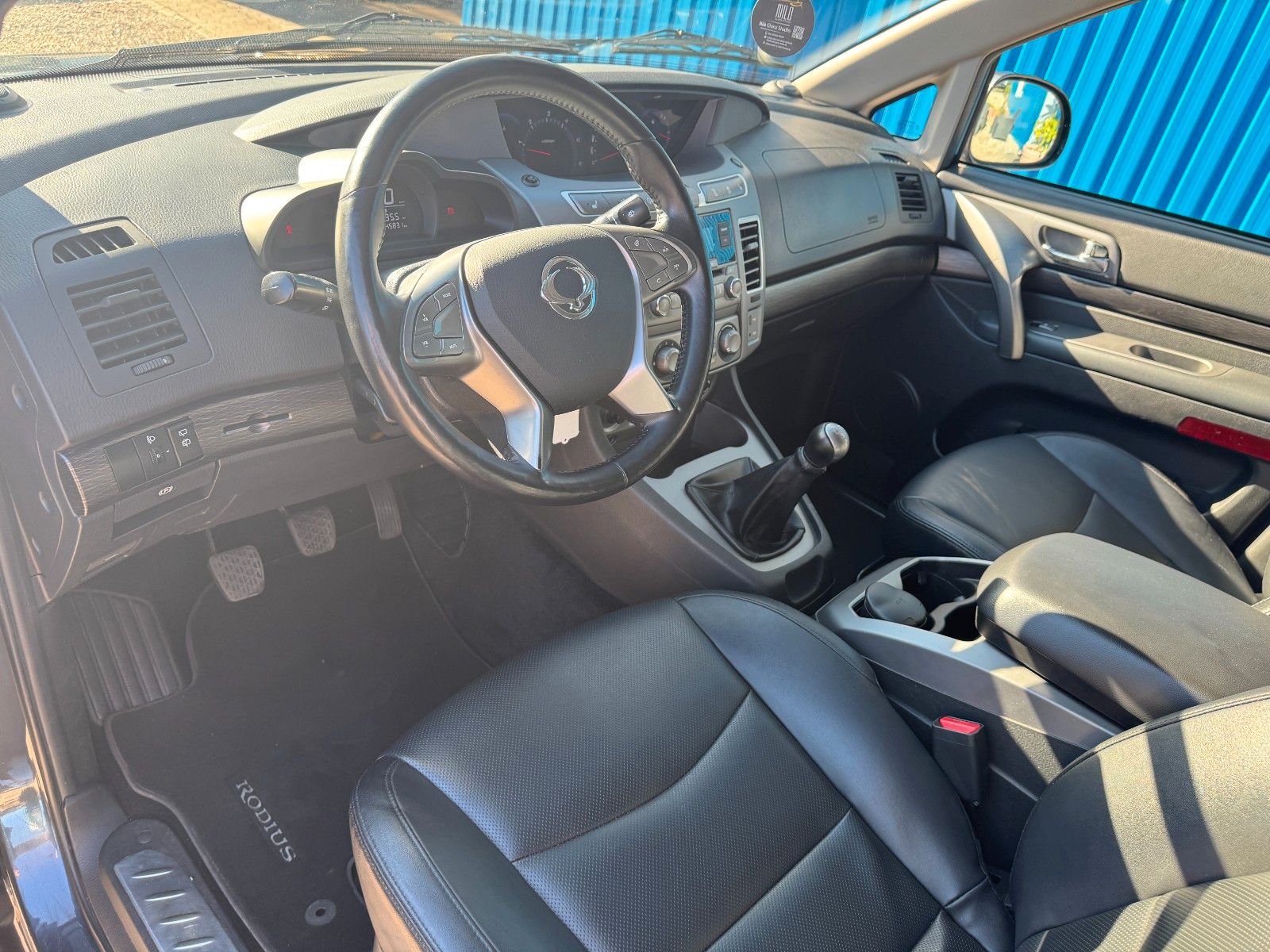 Fahrzeugabbildung Ssangyong Rodius Turismo 2WD**7 SITZER**Klima**LEDER**