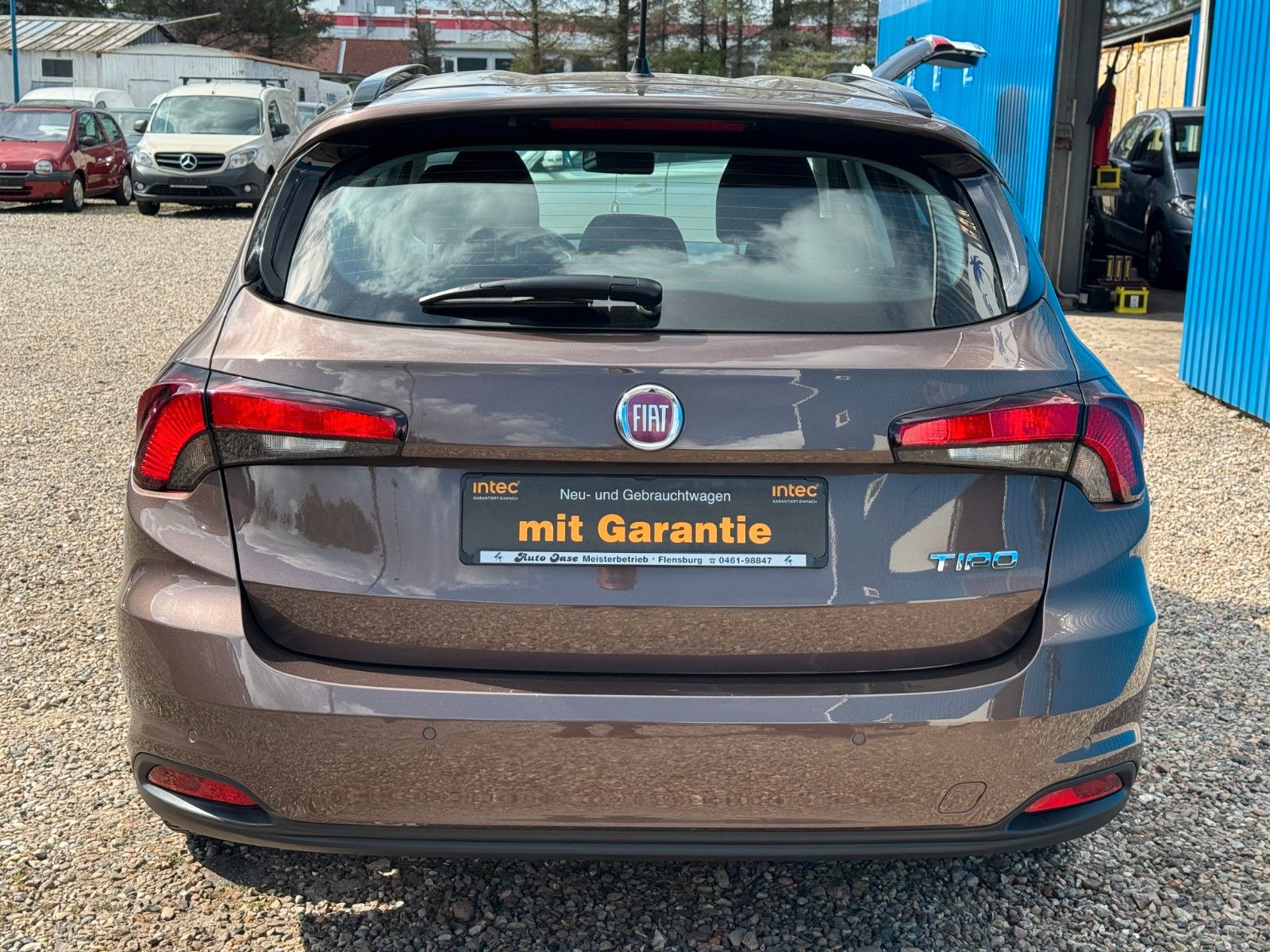 Fahrzeugabbildung Fiat Tipo**Lounge**Navi**Tempo**SHZ**