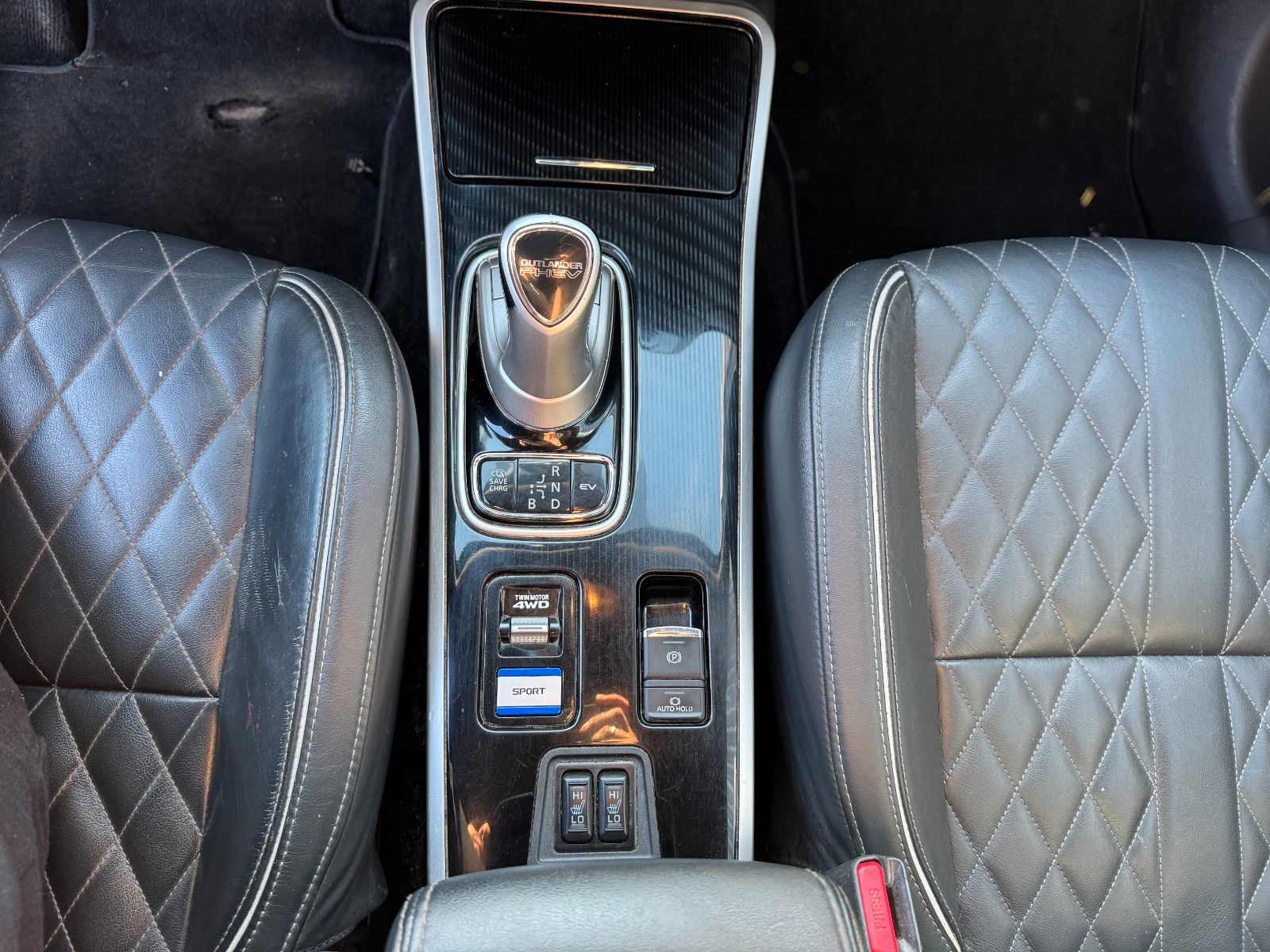 Fahrzeugabbildung Mitsubishi Outlander PHEV**Intro Edition**4WD