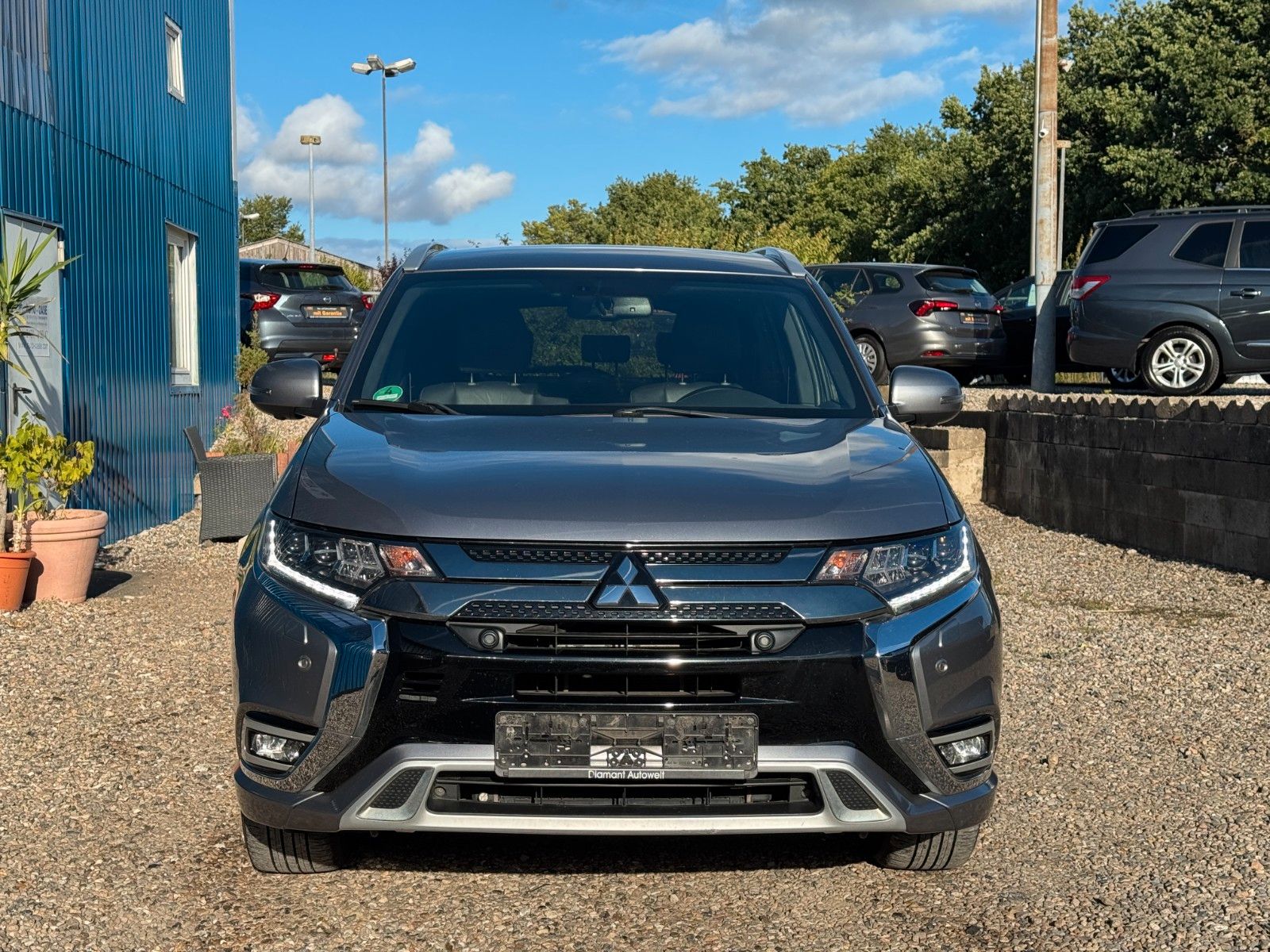 Fahrzeugabbildung Mitsubishi Outlander PHEV**Intro Edition**4WD