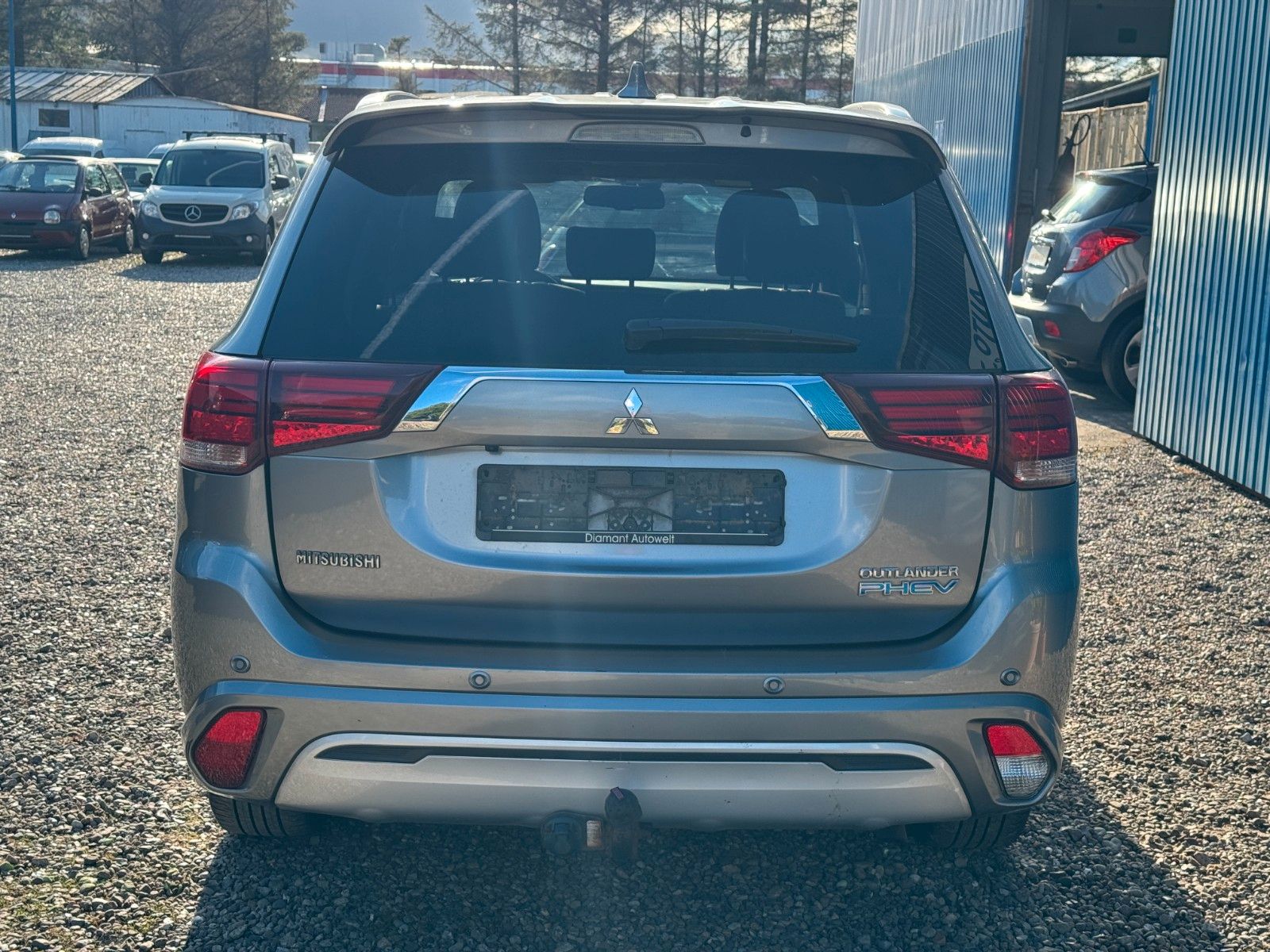 Fahrzeugabbildung Mitsubishi Outlander PHEV**Intro Edition**4WD