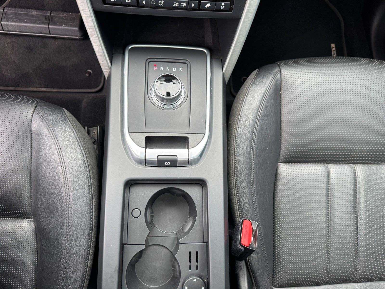 Fahrzeugabbildung Land Rover Discovery Sport HSE**7 SITZER**AHK**