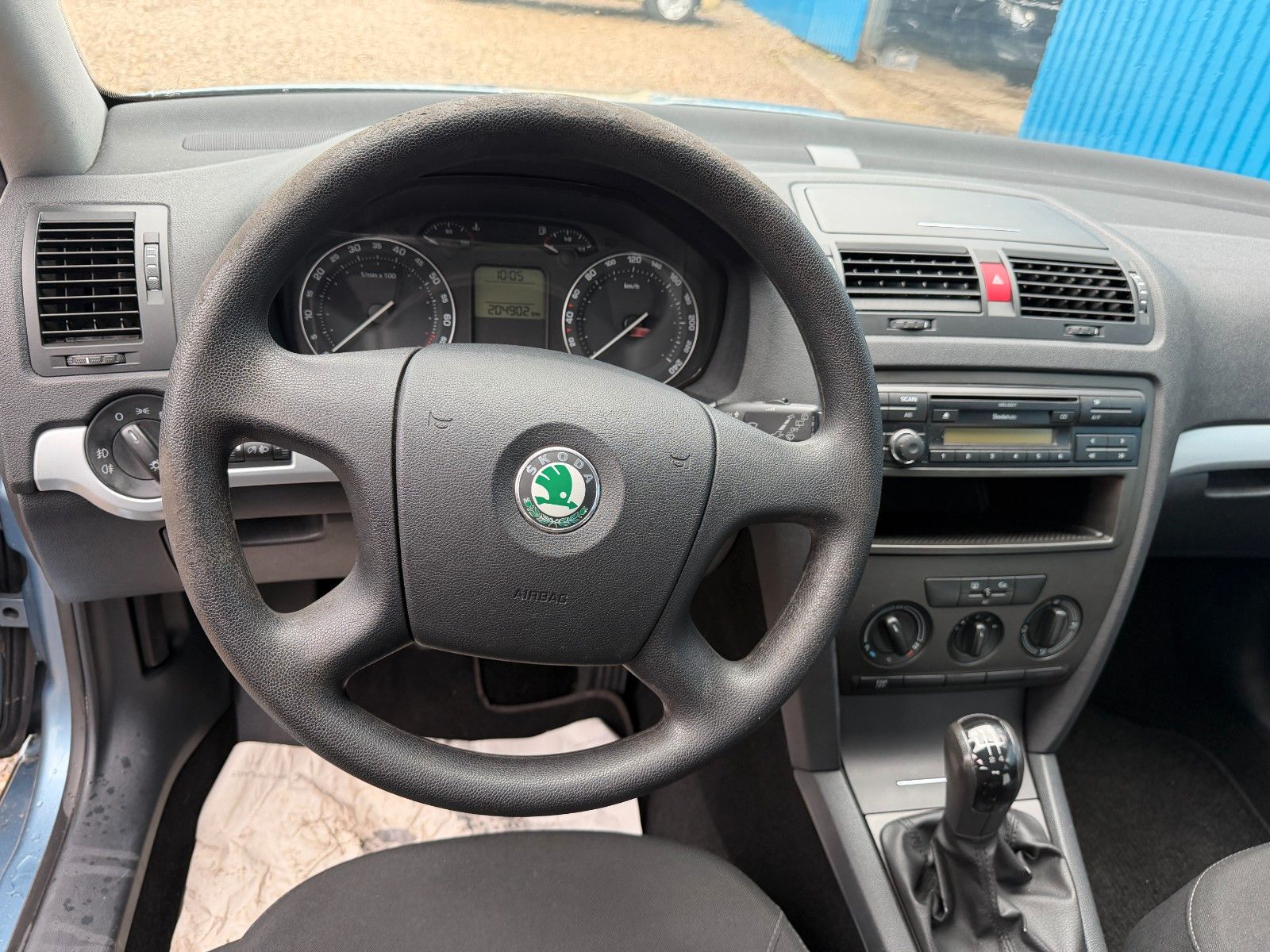 Fahrzeugabbildung SKODA Octavia Lim.**Ambiente**Klima**HU 03/28**