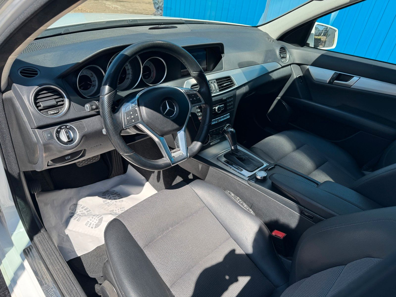 Fahrzeugabbildung Mercedes-Benz C 220 T CDI *Avantgarde**Automatik**HU 04/2026*