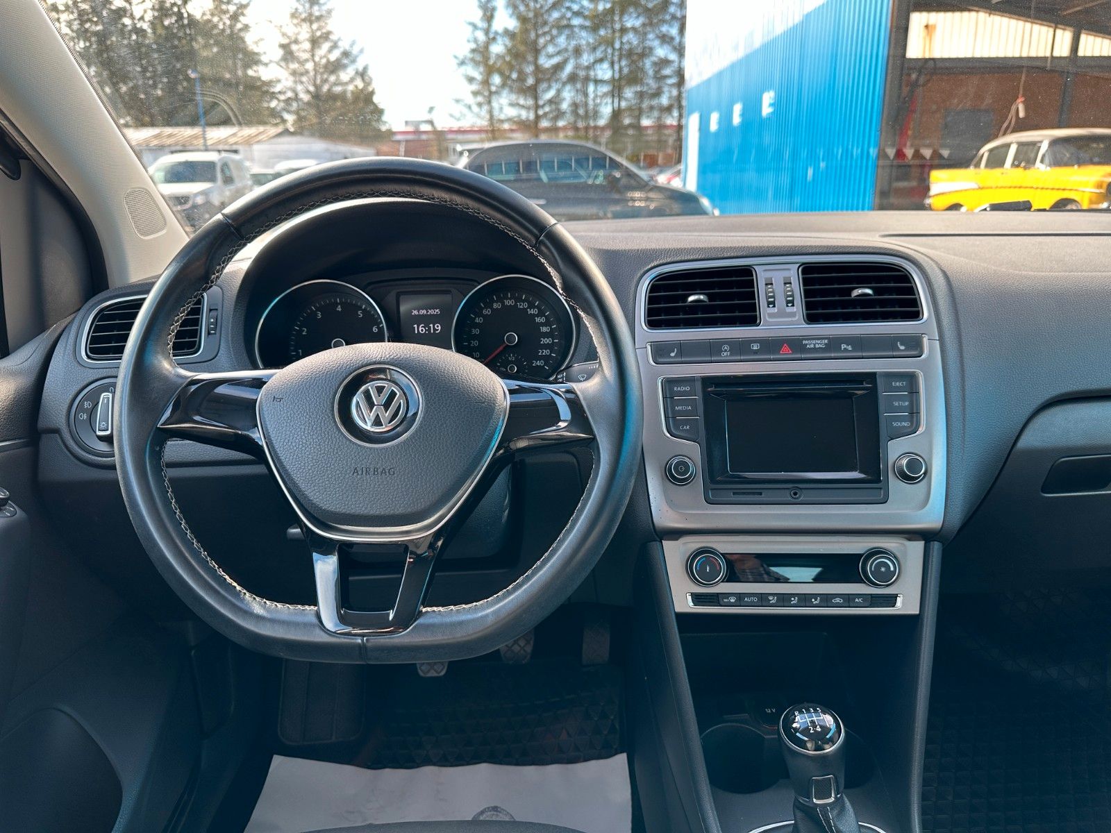 Fahrzeugabbildung Volkswagen Polo V Lounge**1.HAND**69 TKM**