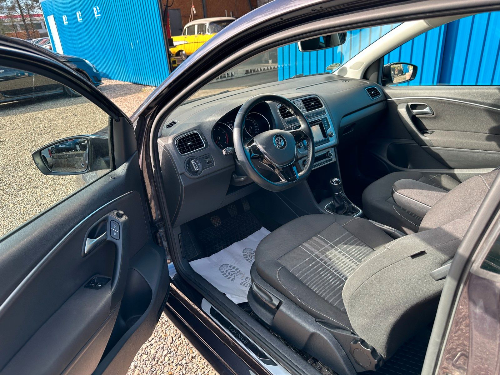 Fahrzeugabbildung Volkswagen Polo V Lounge**1.HAND**69 TKM**