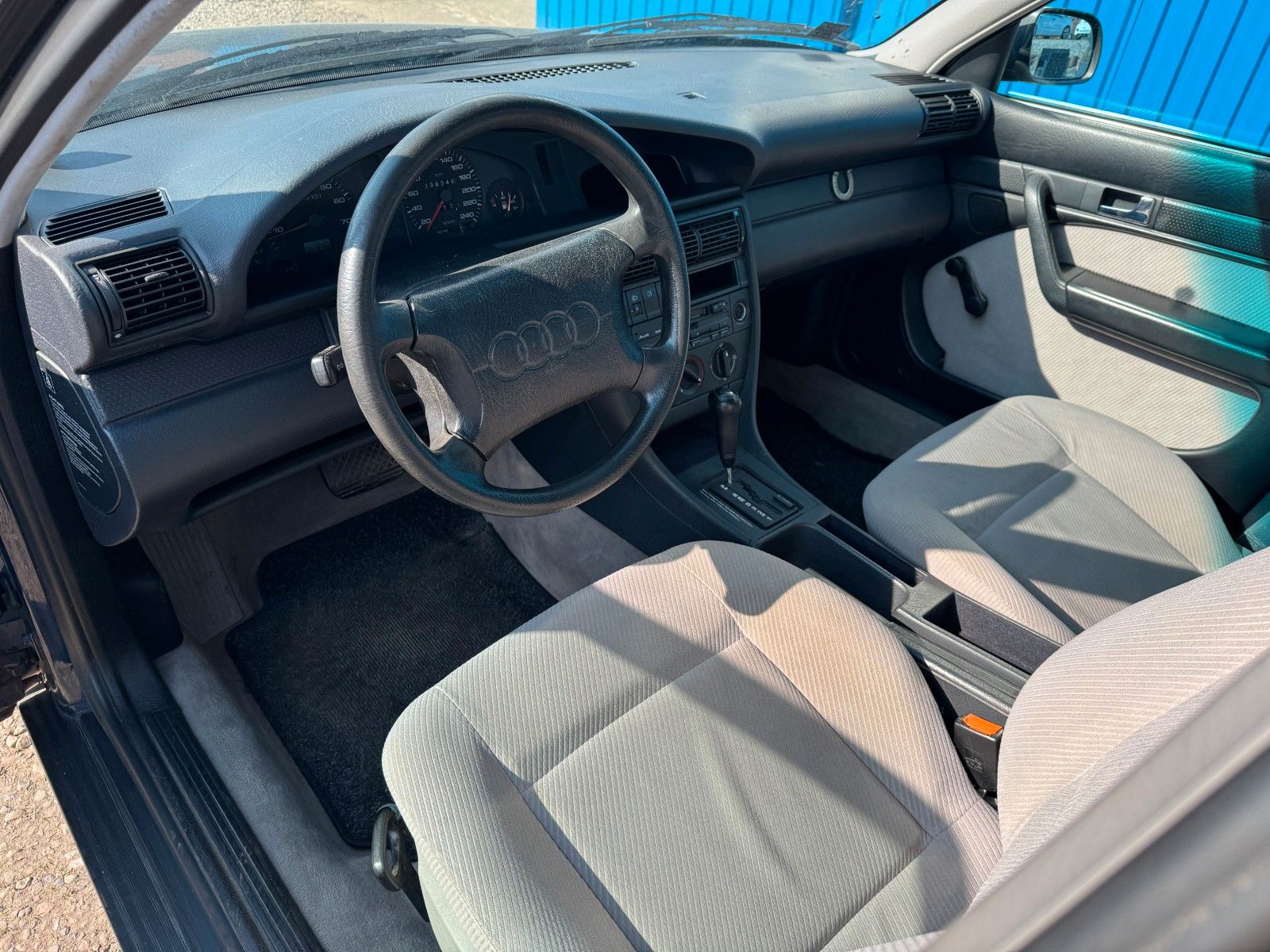 Fahrzeugabbildung Audi 100 **Automatik**HU 11/2025**