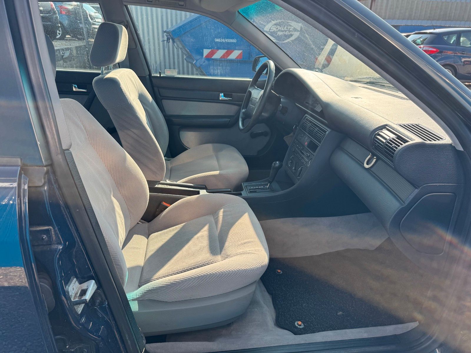 Fahrzeugabbildung Audi 100 **Automatik**HU 11/2025**
