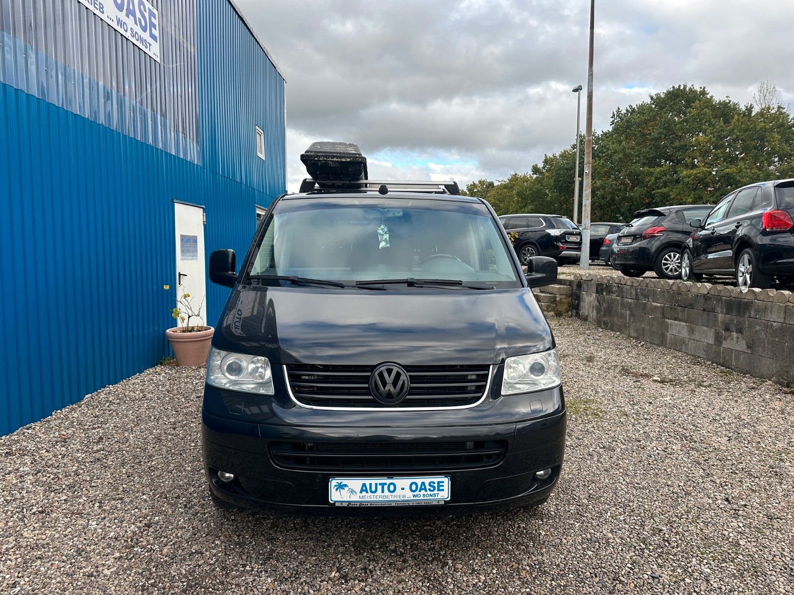 Fahrzeugabbildung Volkswagen T5 Transporter Bus Multivan**Camperausrüstung**