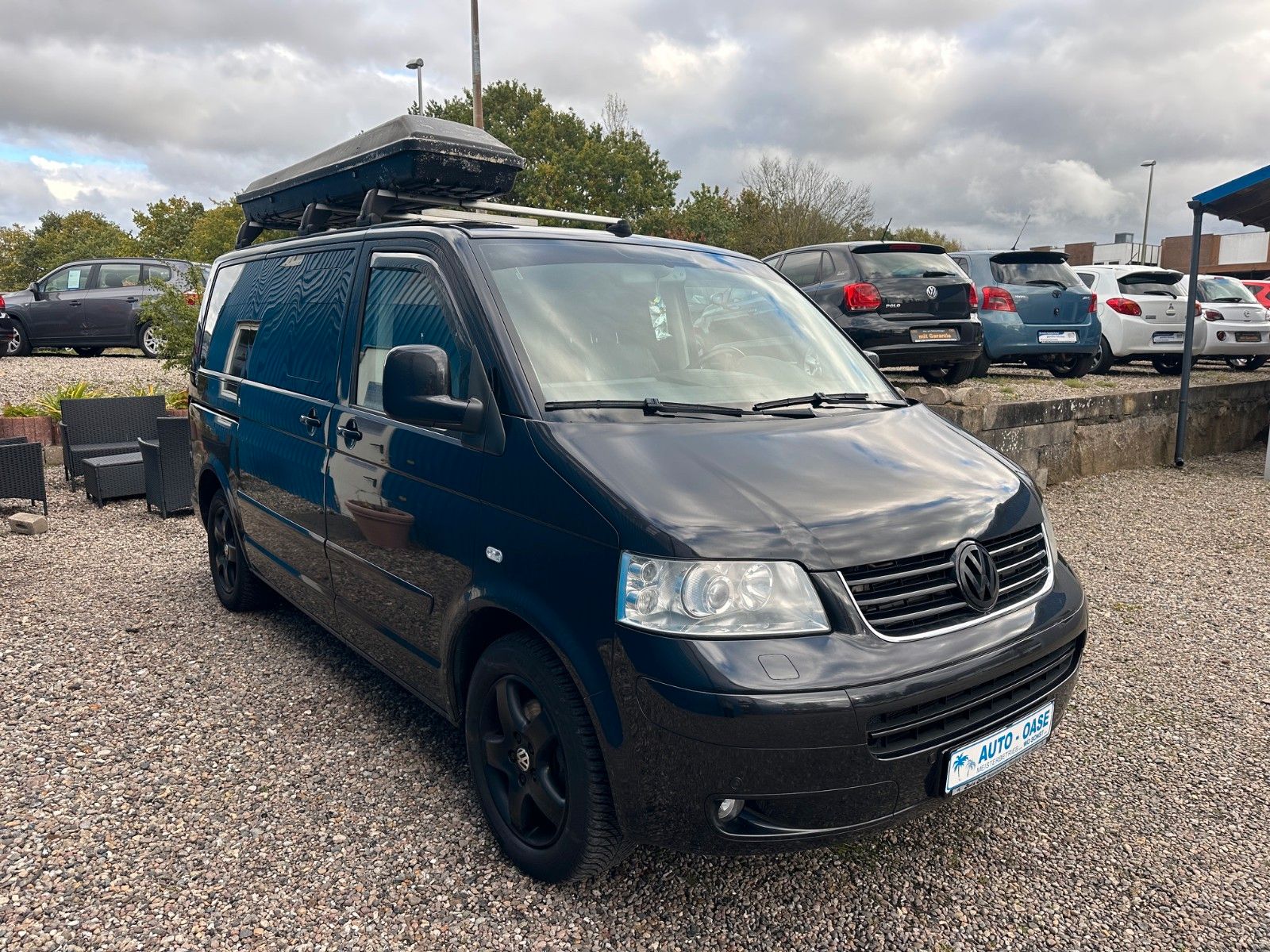 Fahrzeugabbildung Volkswagen T5 Transporter Bus Multivan**Camperausrüstung**
