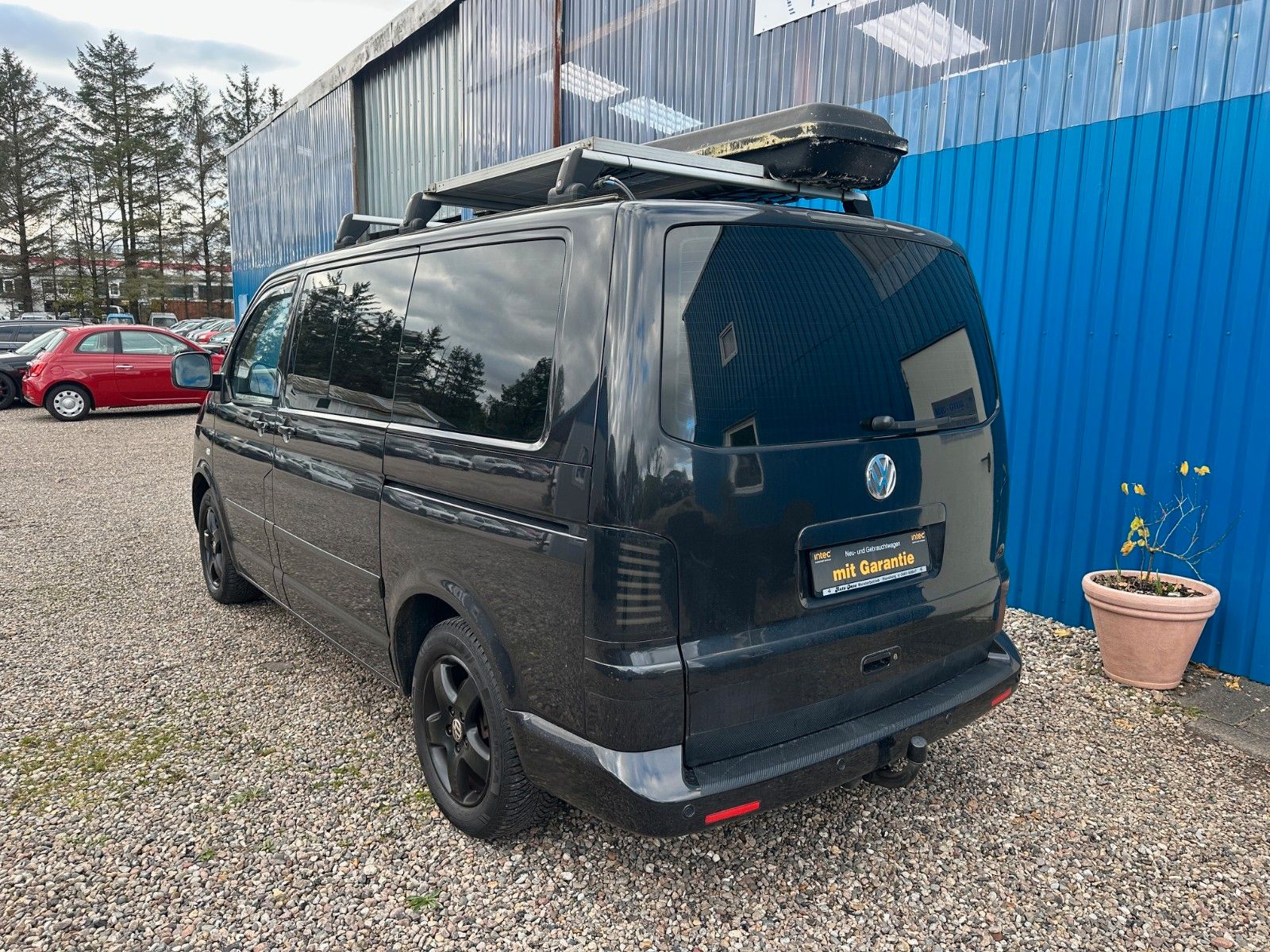 Fahrzeugabbildung Volkswagen T5 Transporter Bus Multivan**Camperausrüstung**