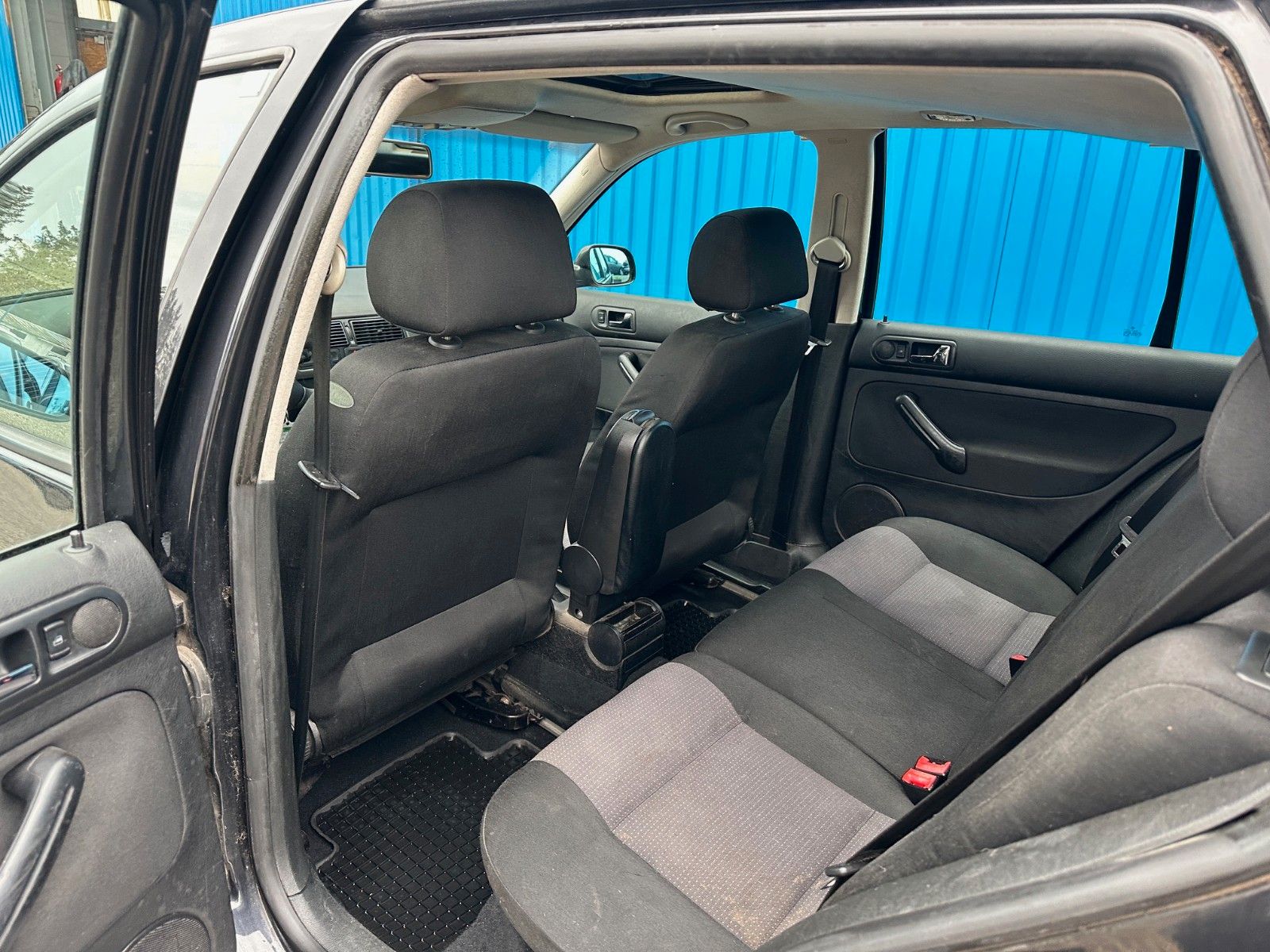 Fahrzeugabbildung Volkswagen Golf 1.6 Comfortline**Schiebedach*AHK*Klima**