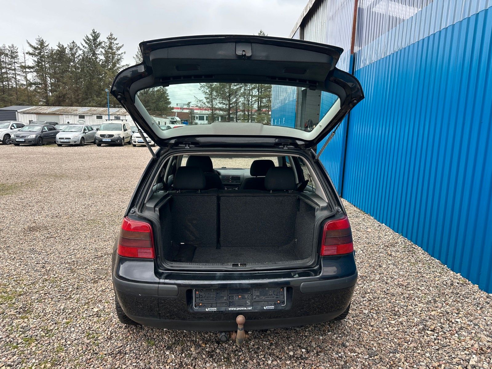 Fahrzeugabbildung Volkswagen Golf 1.6 Comfortline**Schiebedach*AHK*Klima**