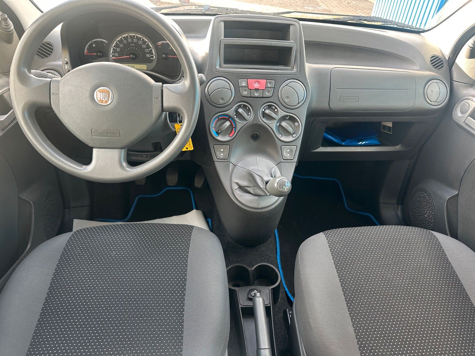 Fahrzeugabbildung Fiat Panda 1.1 8V Active**39 TKM*Allwetterreifen**