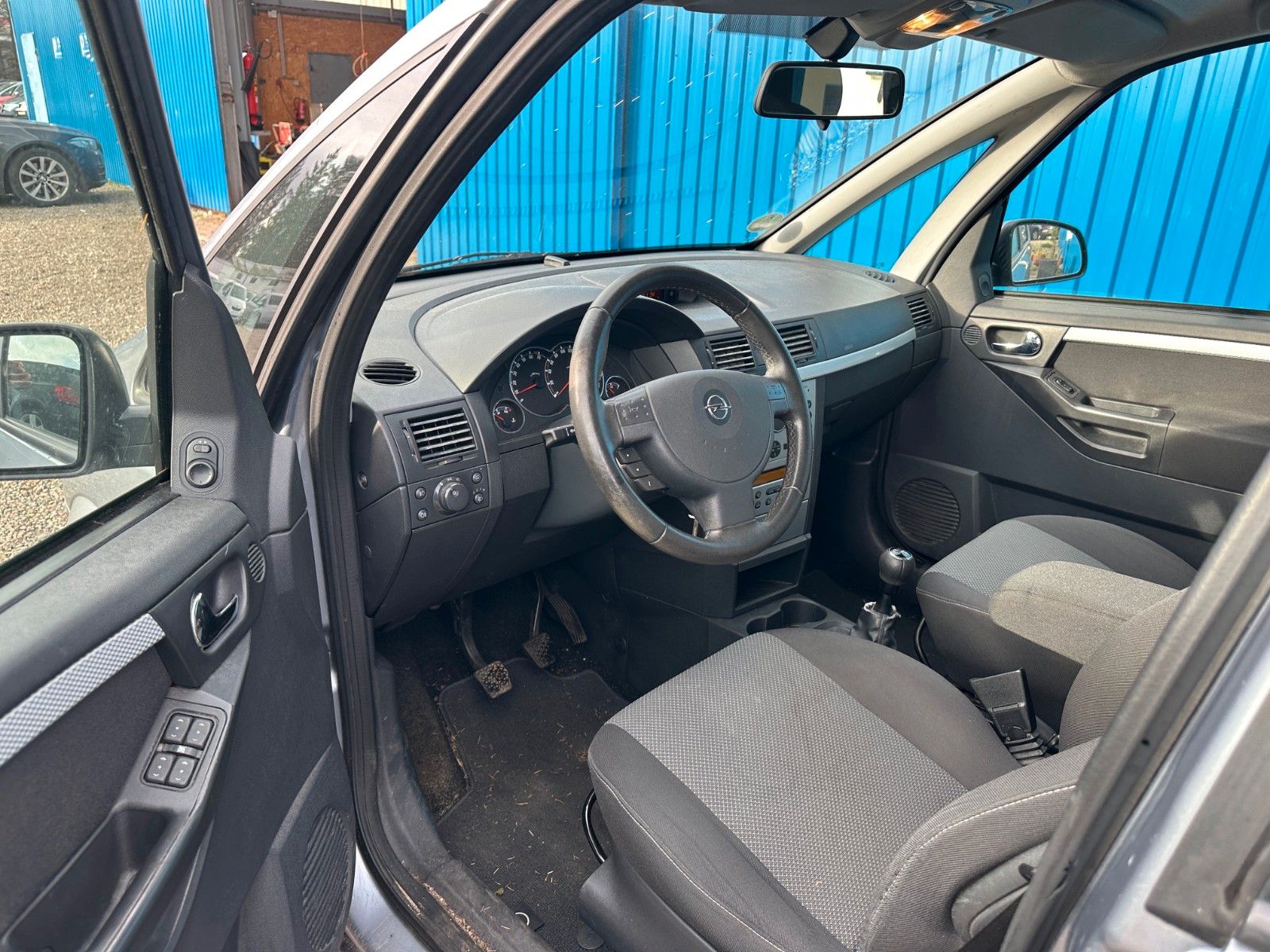 Fahrzeugabbildung Opel Meriva**Allwetterreifen*Klimaautomaik**